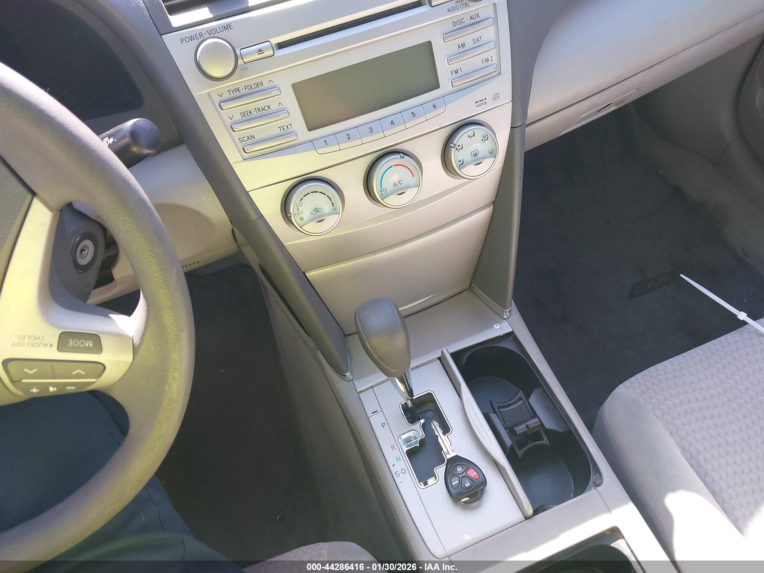 TOYOTA CAMRY image 11