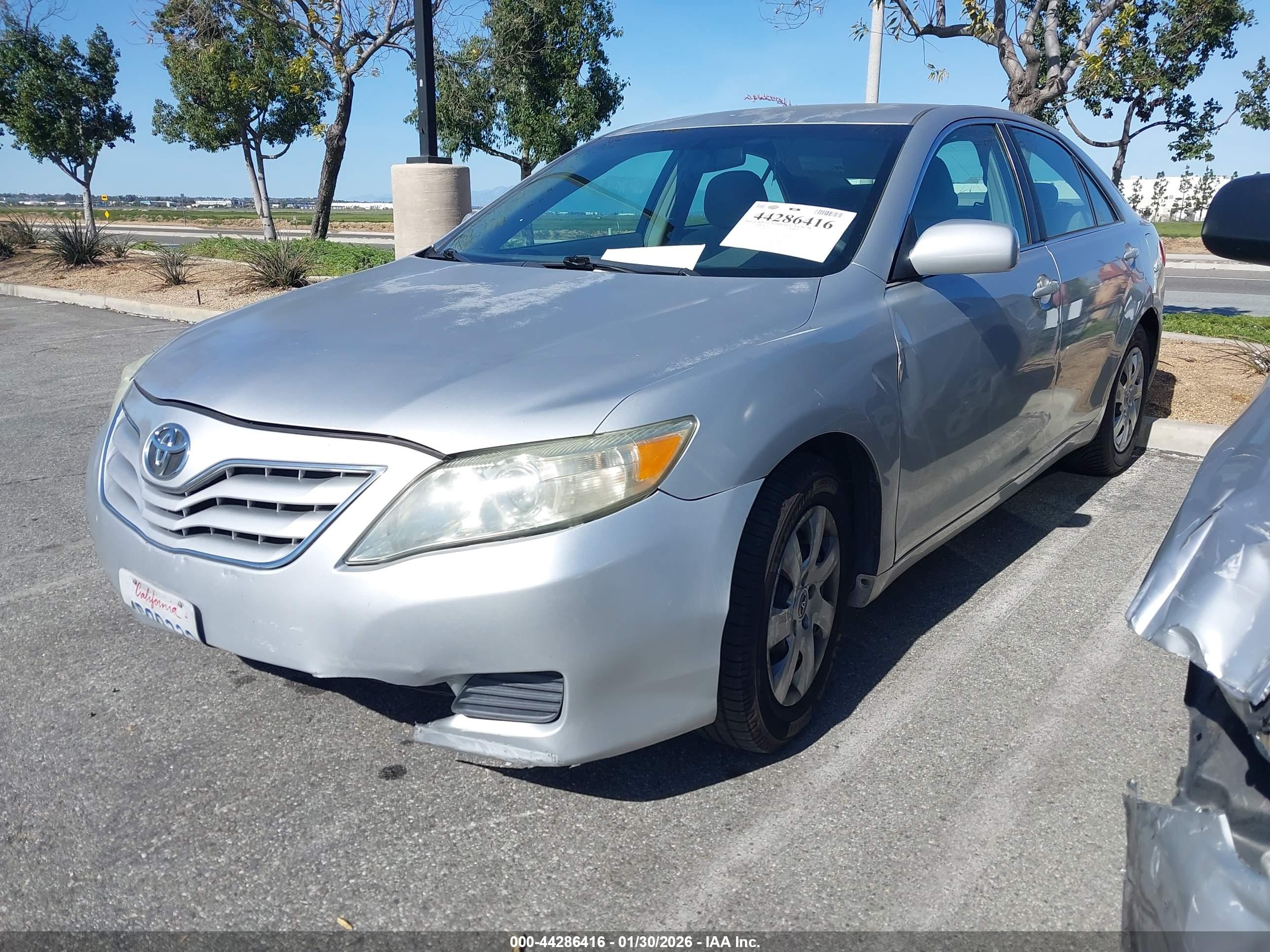 TOYOTA CAMRY image 2