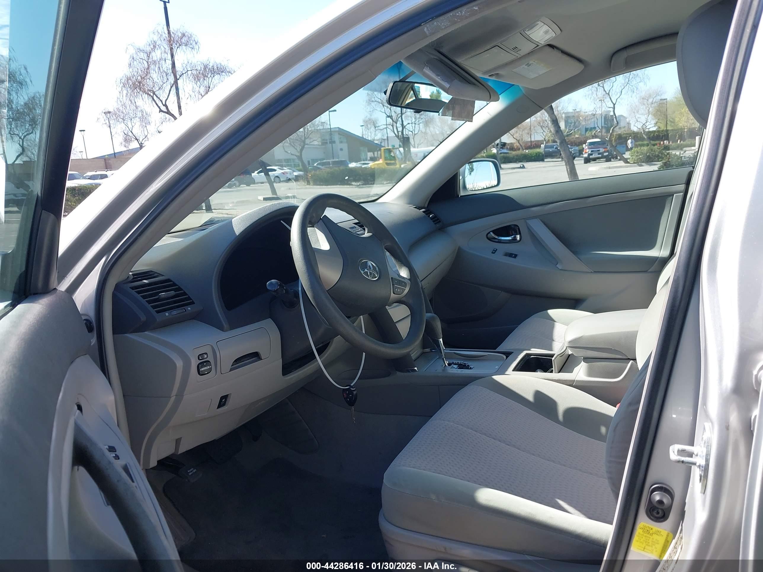 TOYOTA CAMRY image 5