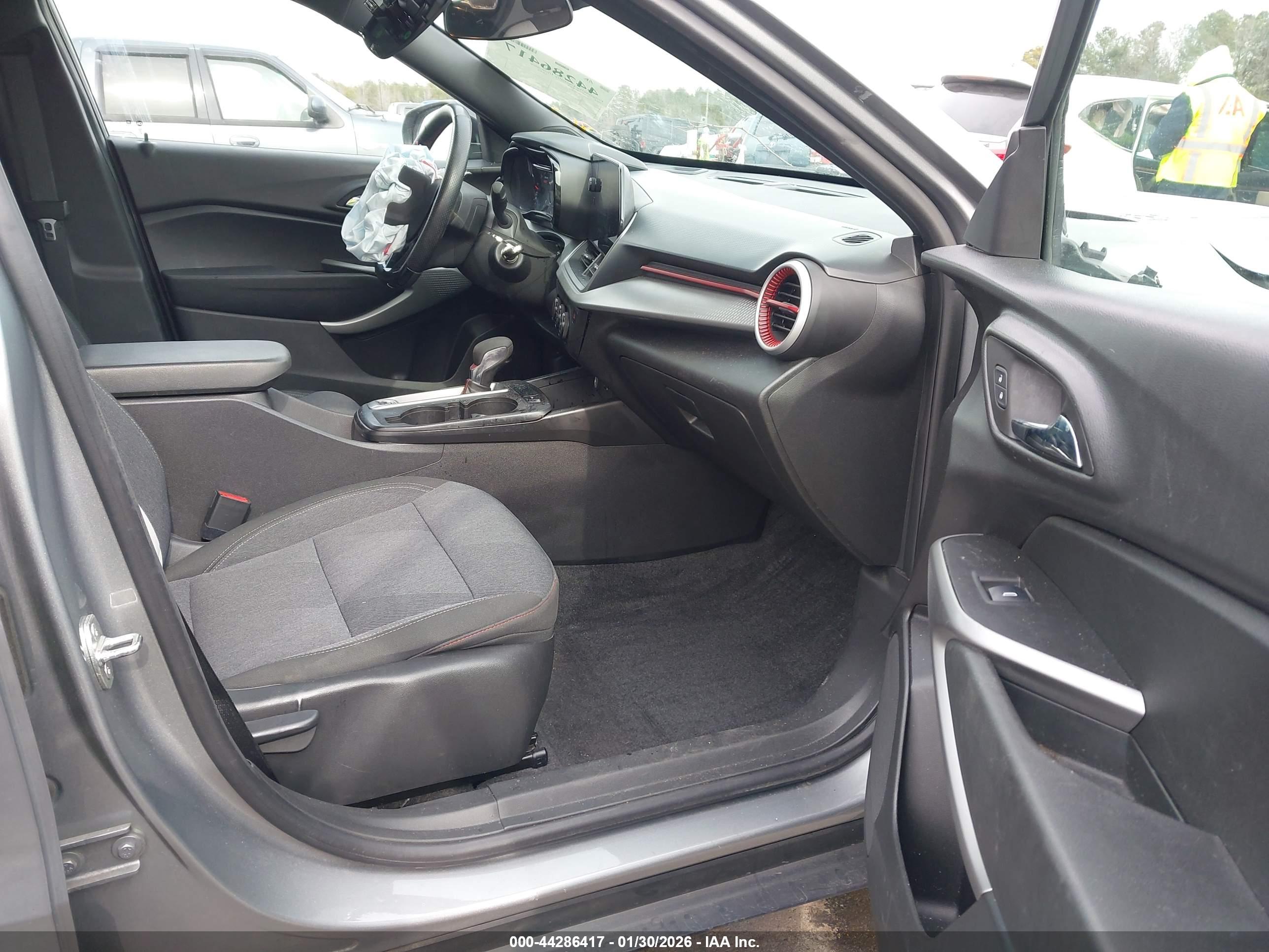 CHEVROLET TRAX image 5
