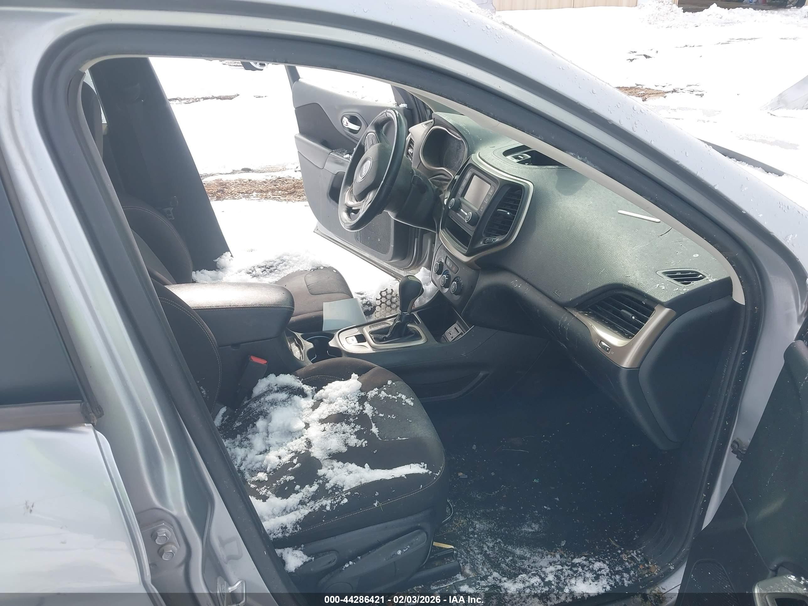 JEEP CHEROKEE image 5