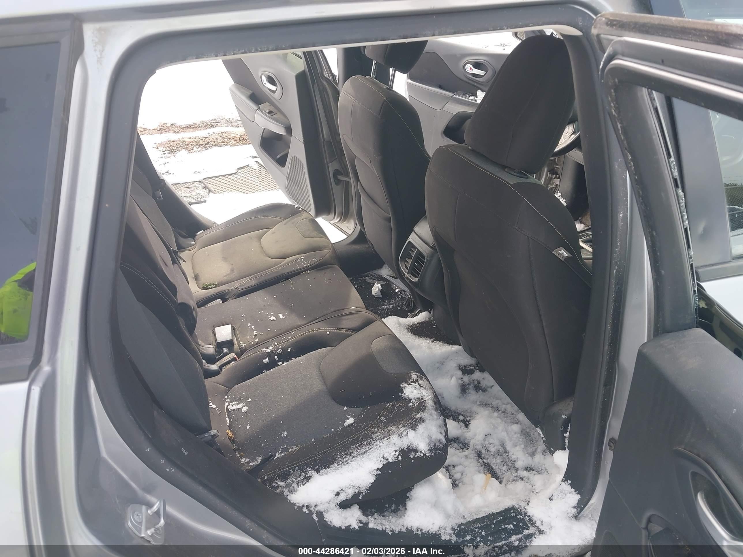 JEEP CHEROKEE image 8