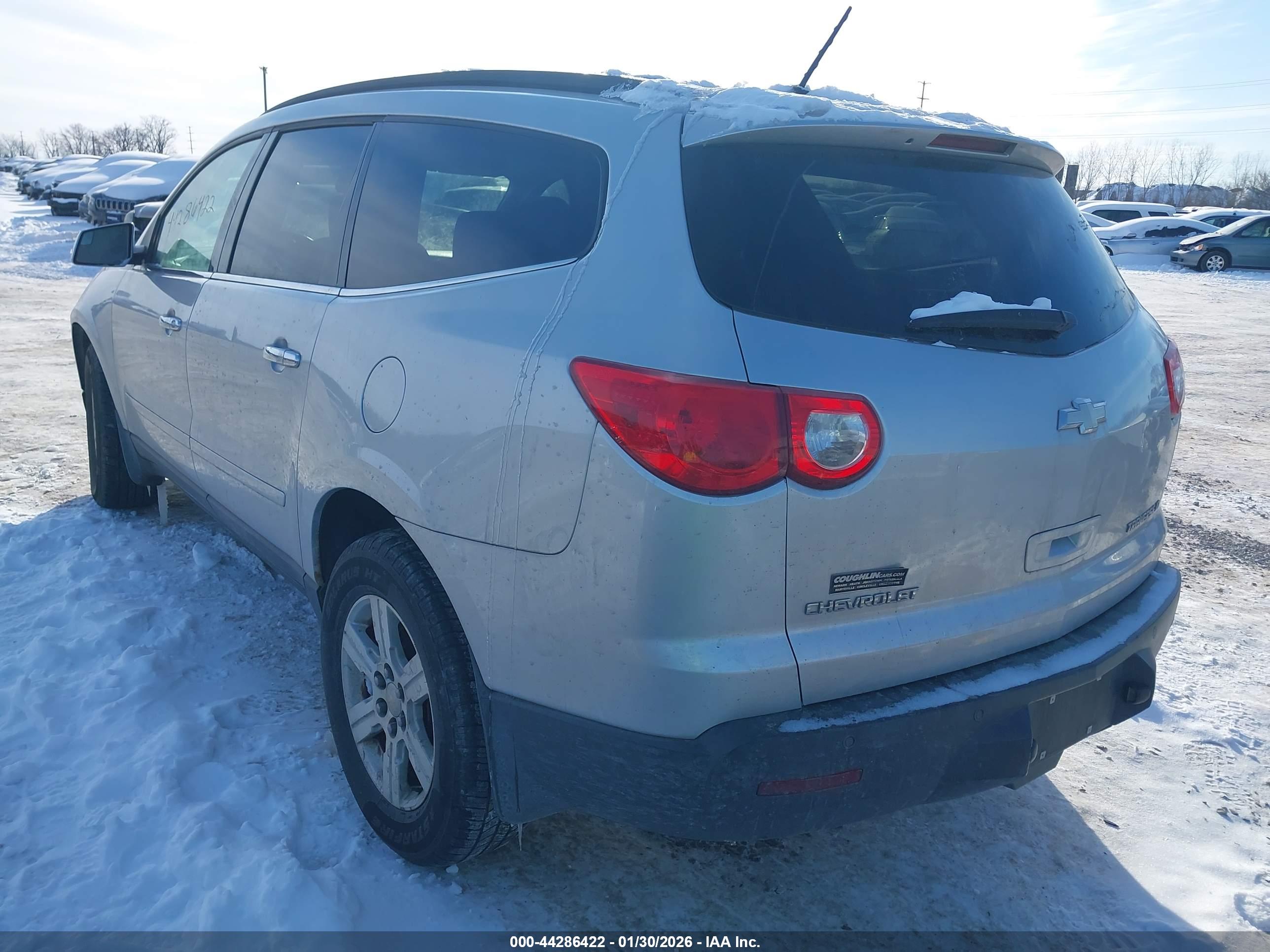 CHEVROLET TRAVERSE image 3