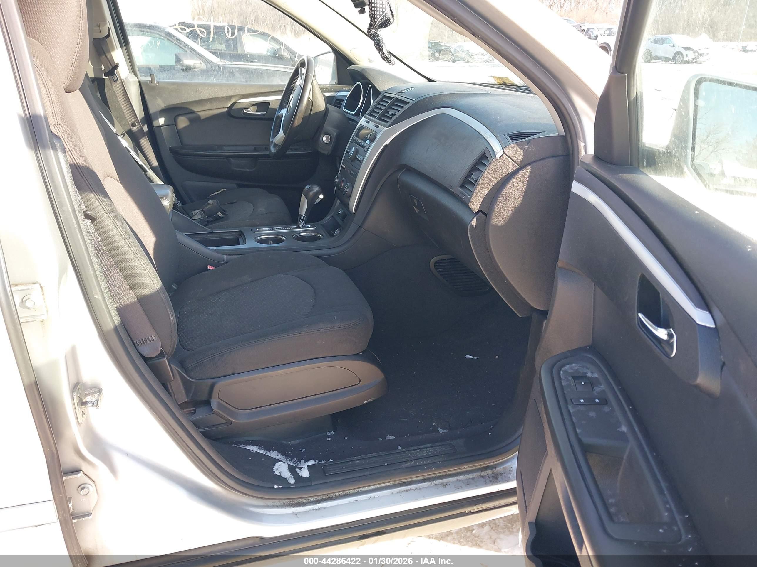 CHEVROLET TRAVERSE image 5