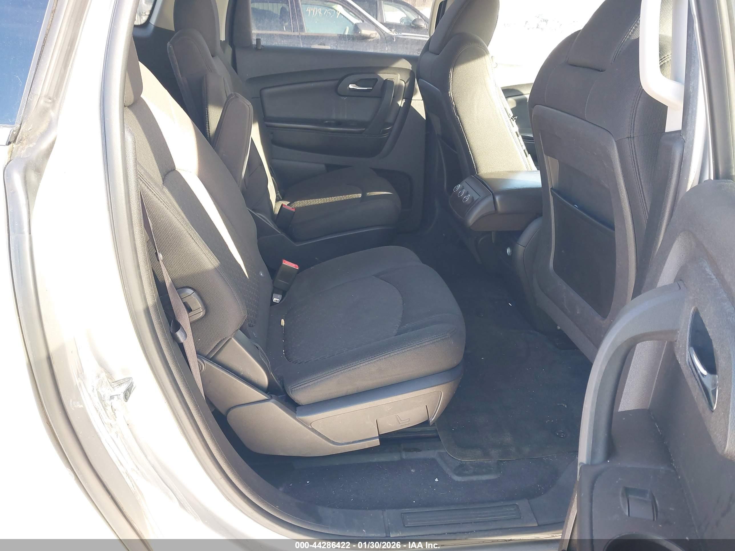CHEVROLET TRAVERSE image 8