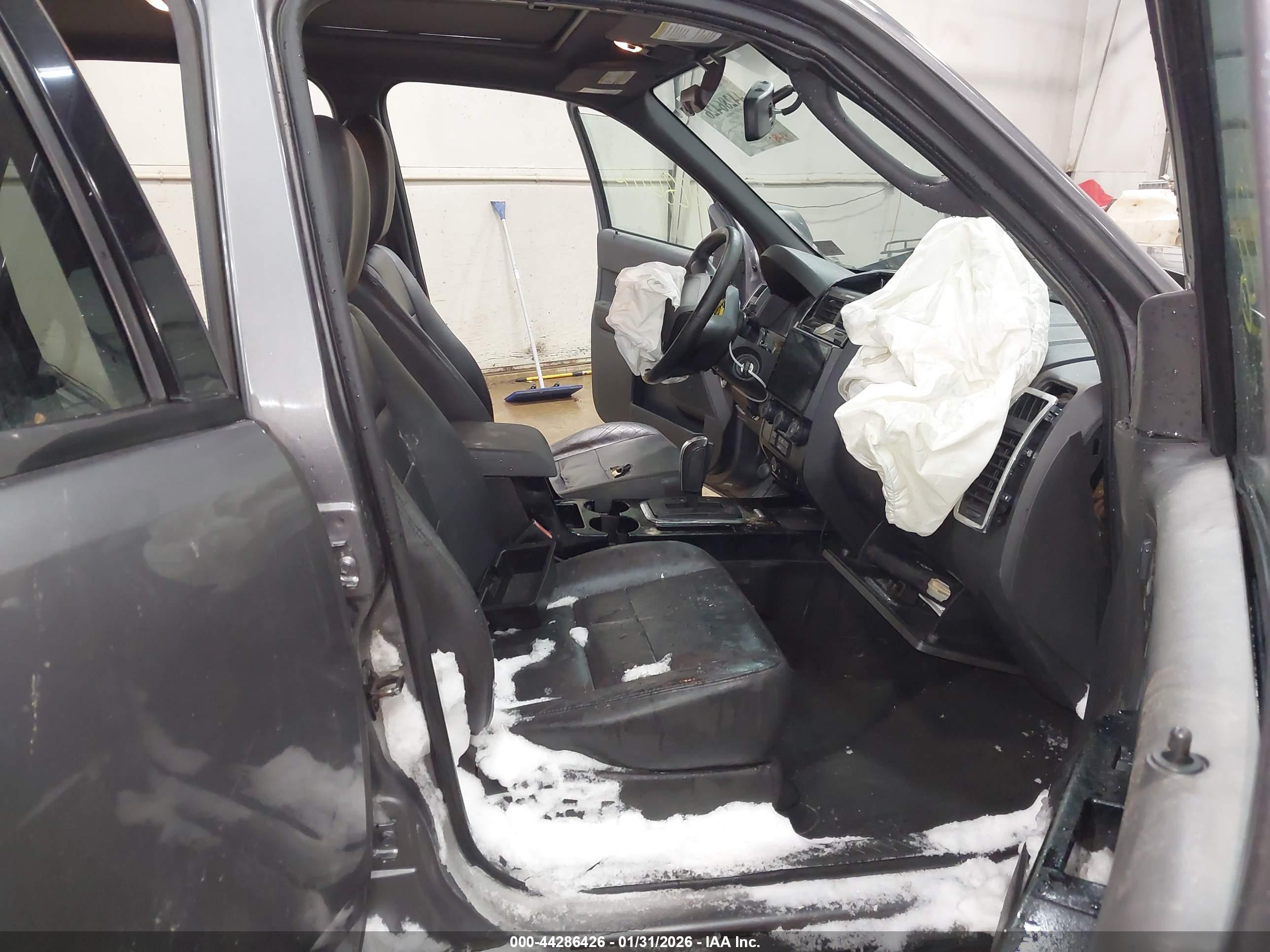 FORD ESCAPE image 5