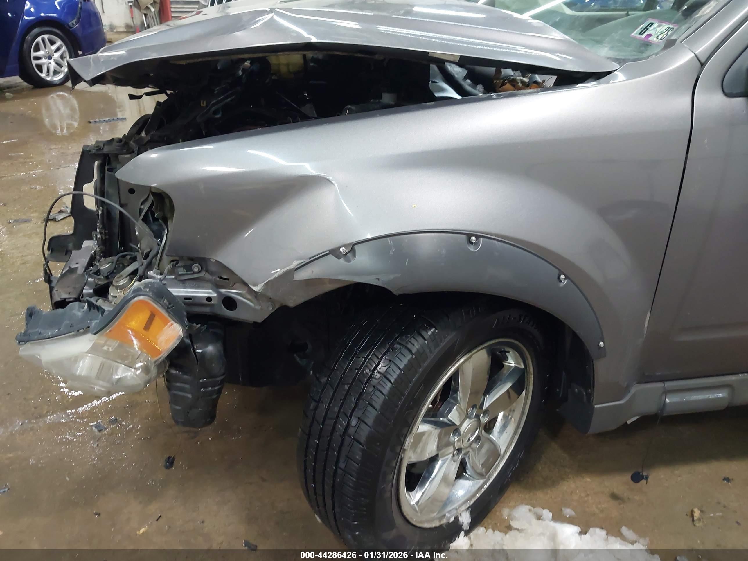 FORD ESCAPE image 6