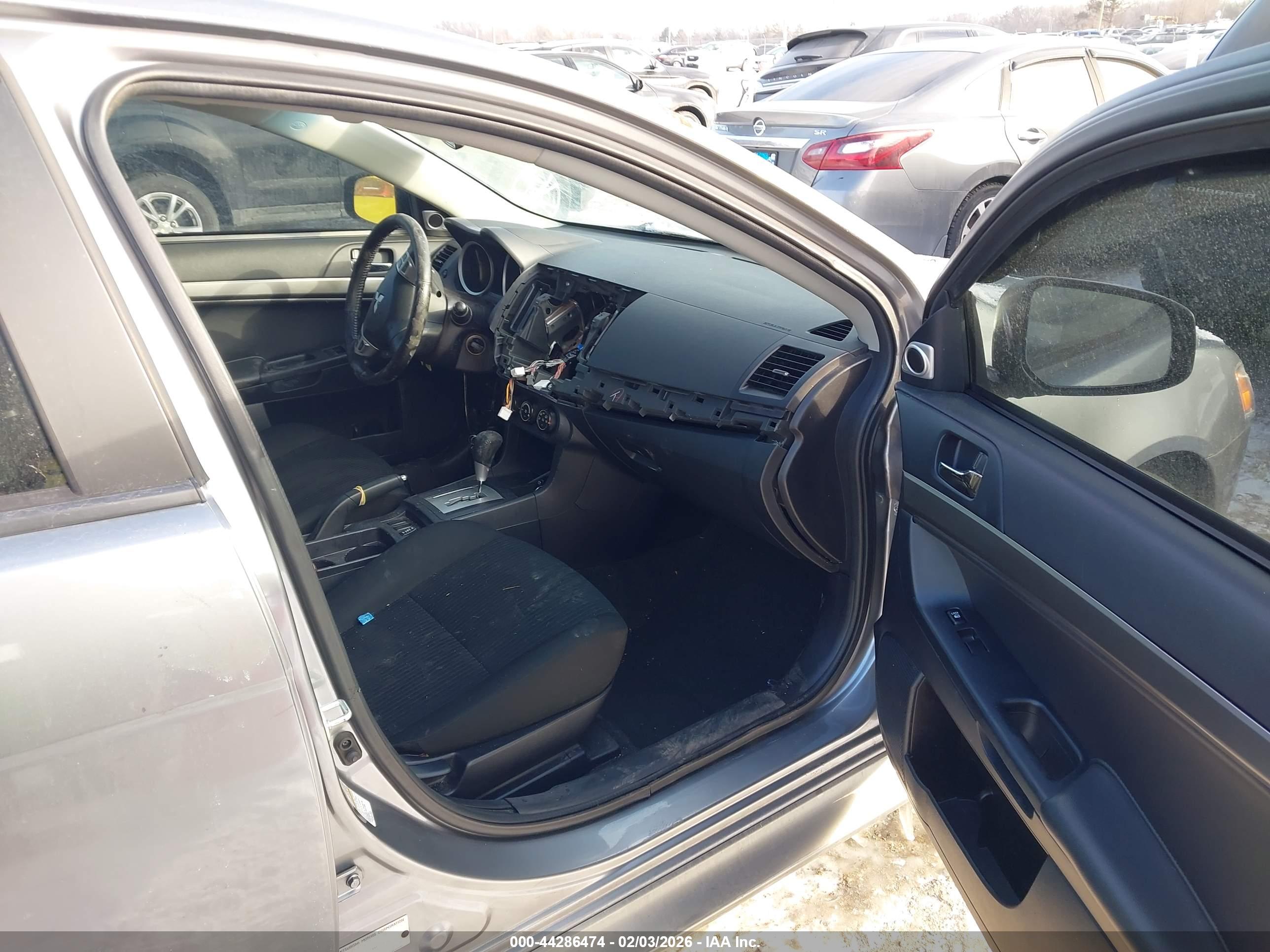 MITSUBISHI LANCER image 5