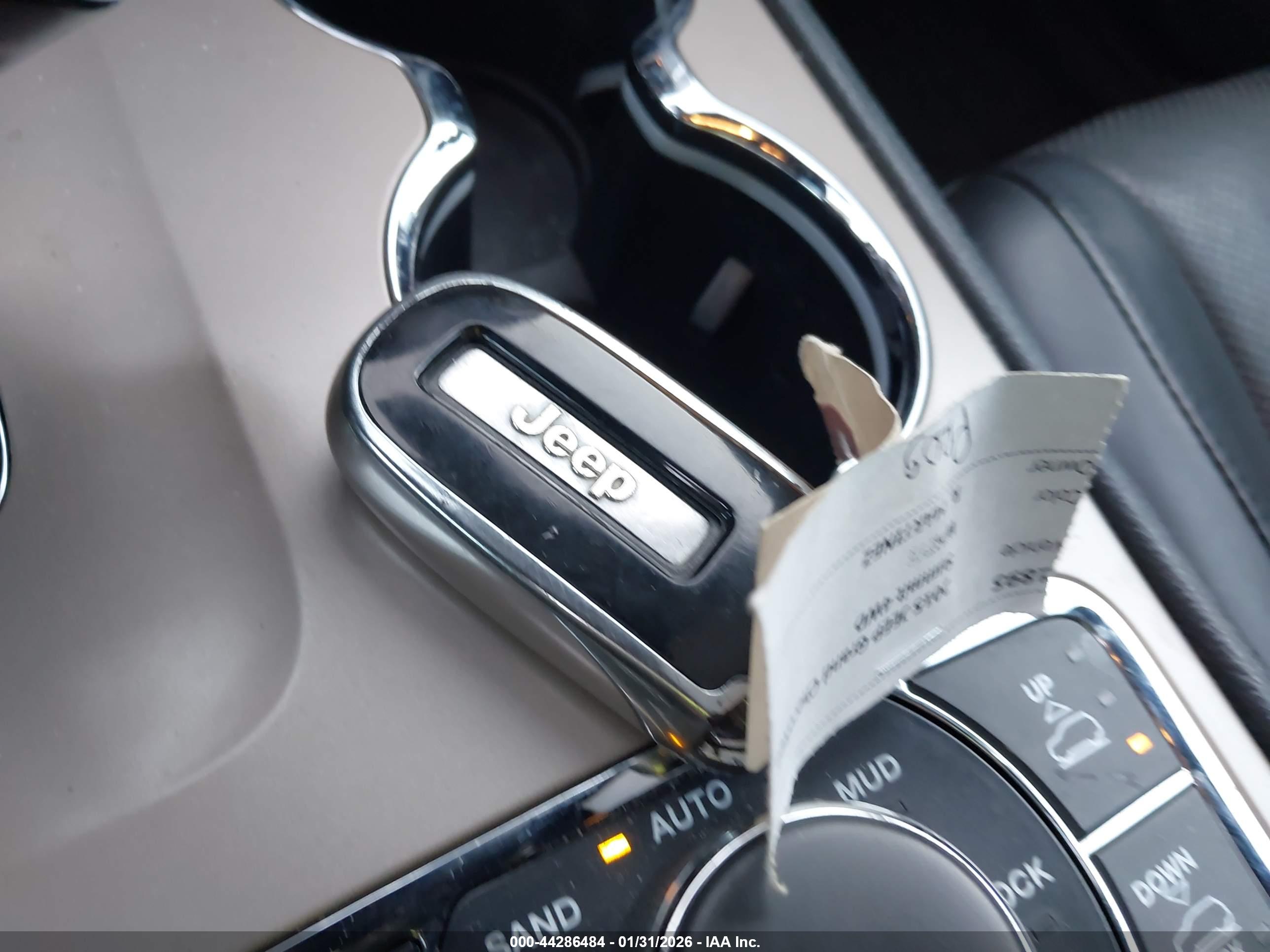 JEEP GRAND image 11