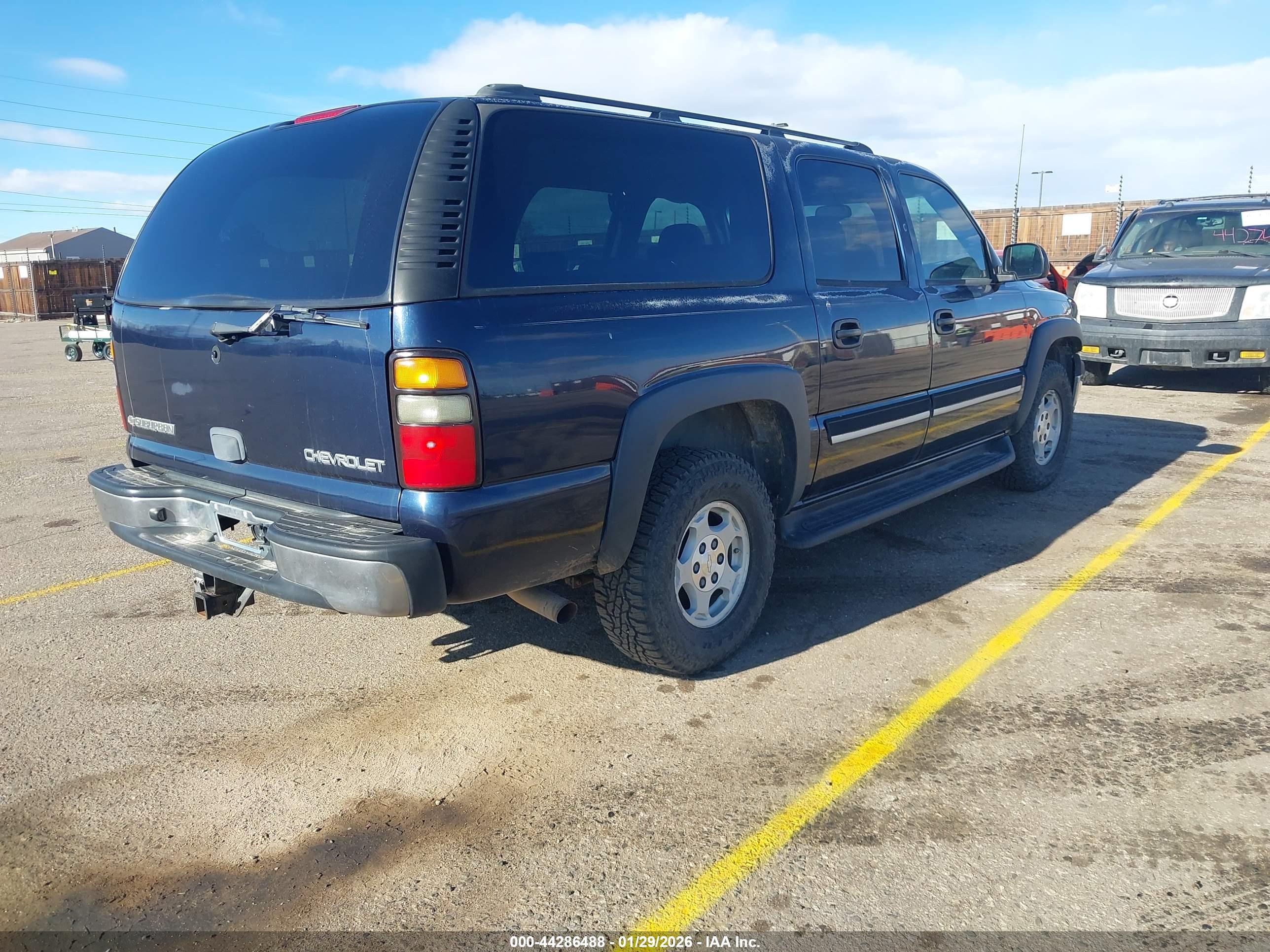 CHEVROLET SUBURBAN image 4