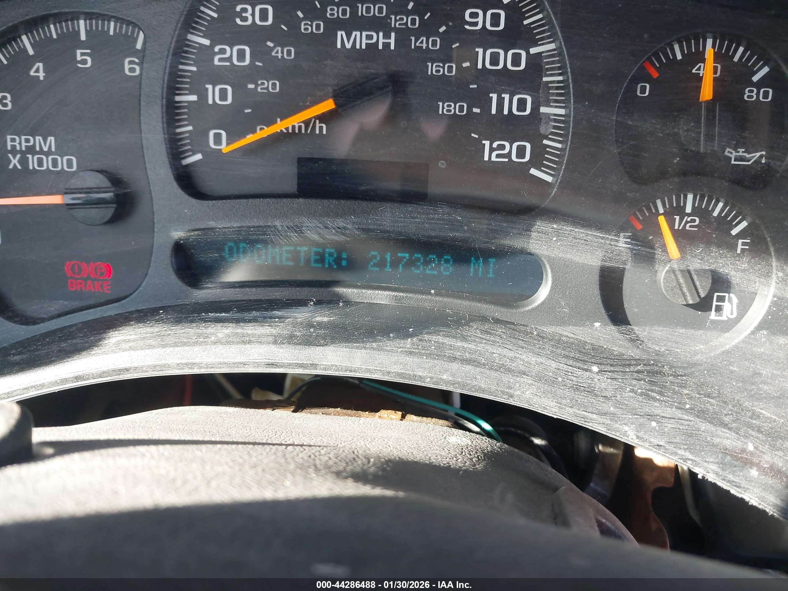 CHEVROLET SUBURBAN image 7