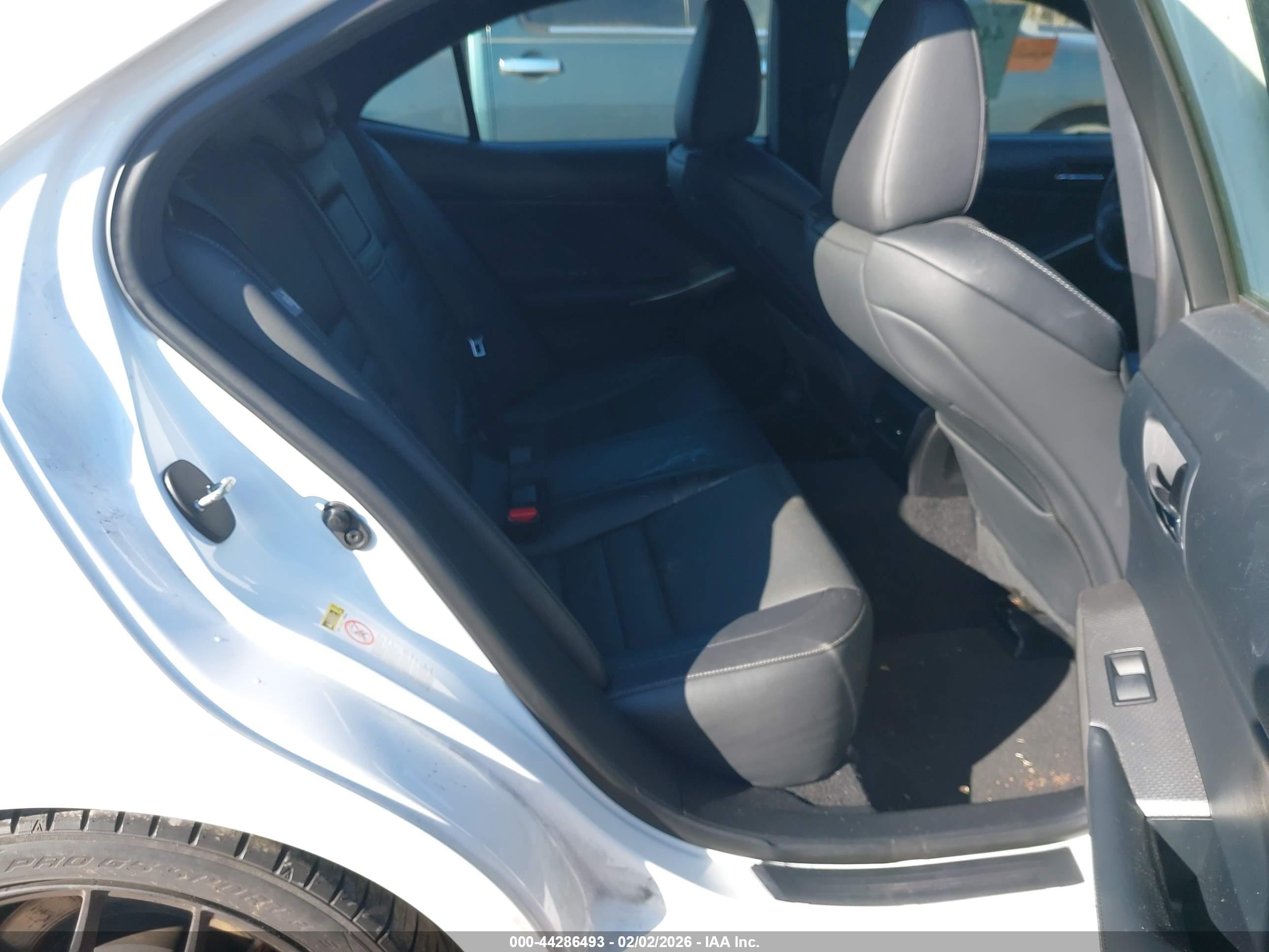 LEXUS IS image 8