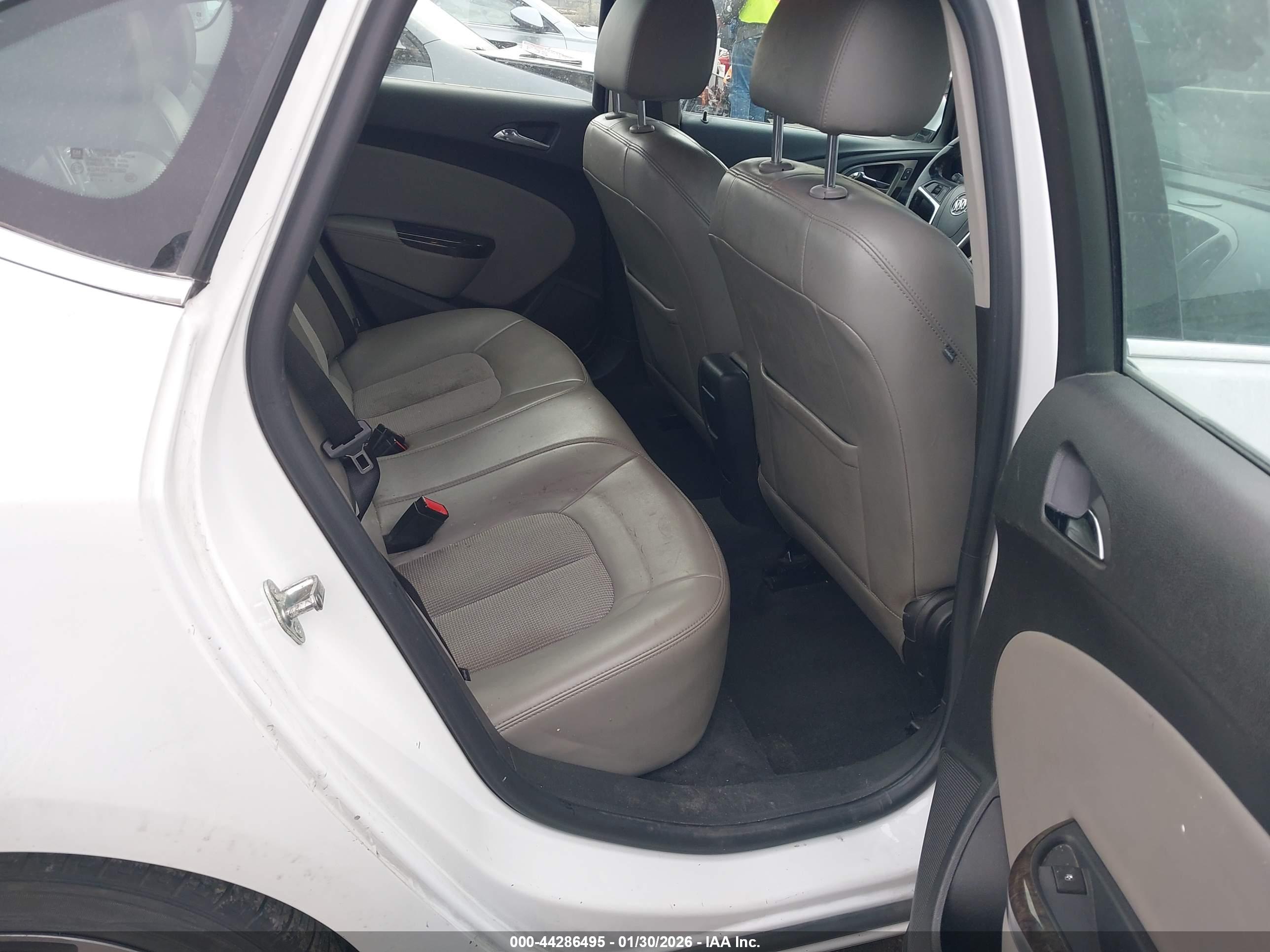 BUICK VERANO image 8