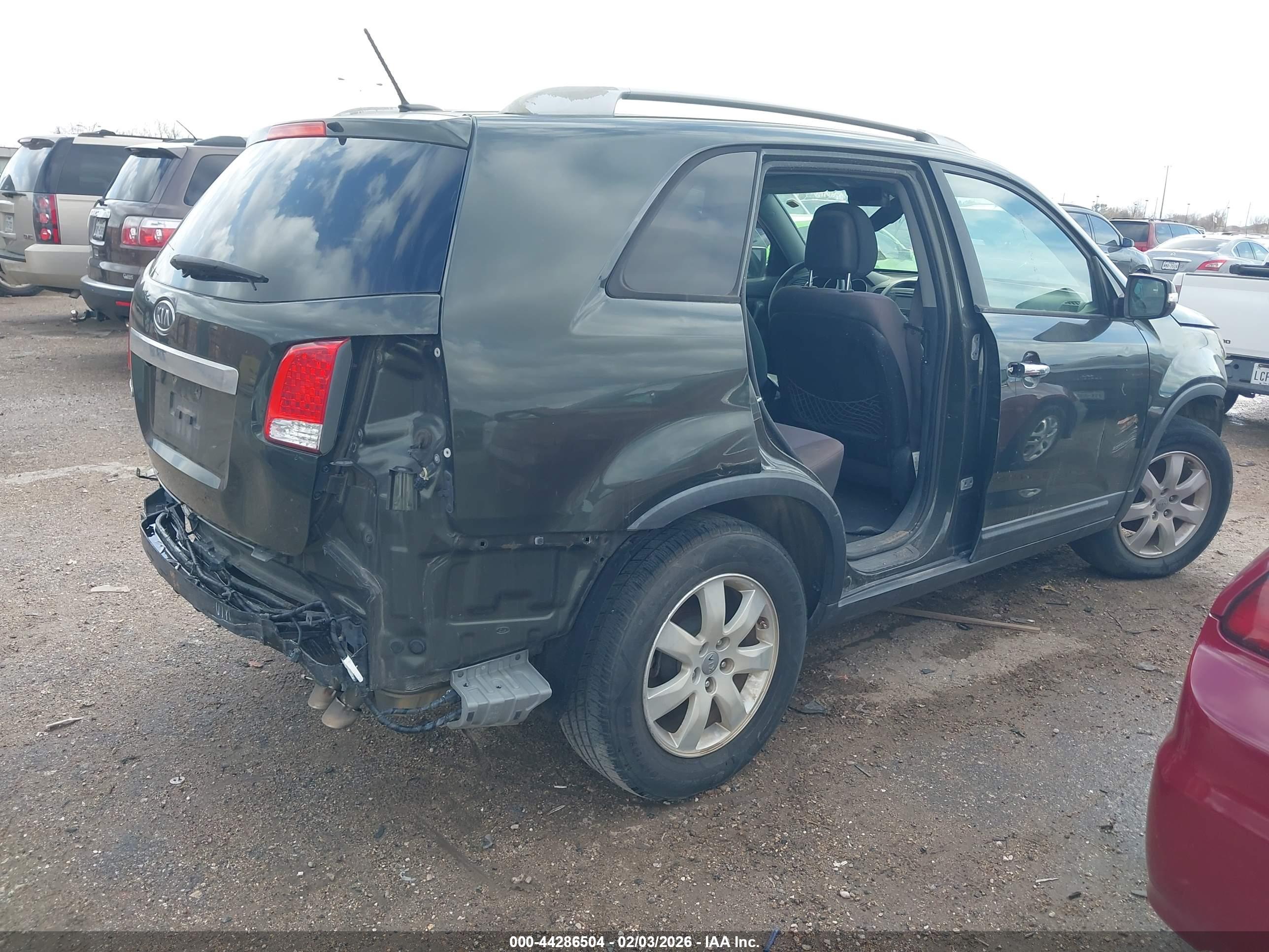 KIA SORENTO image 4