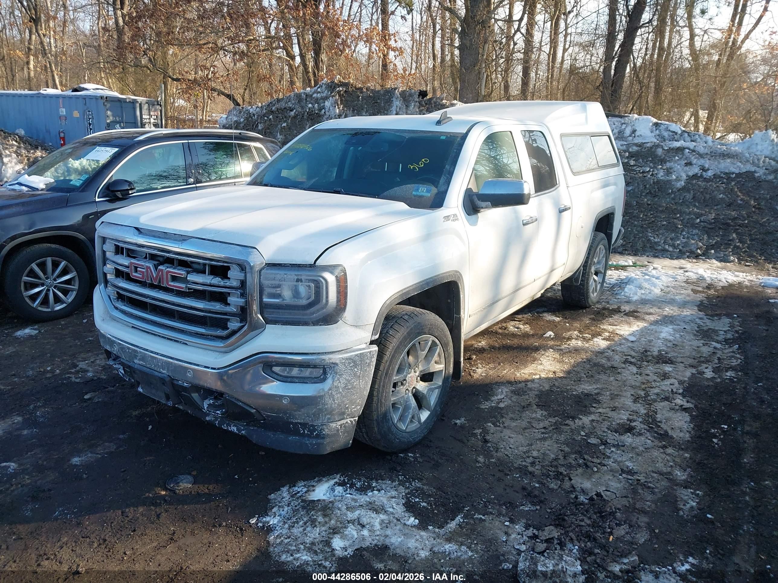 GMC SIERRA image 2