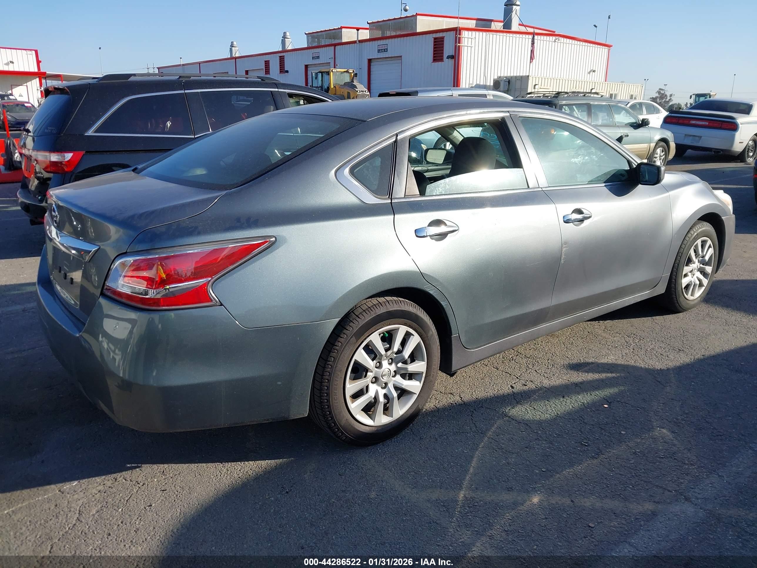 NISSAN ALTIMA image 4