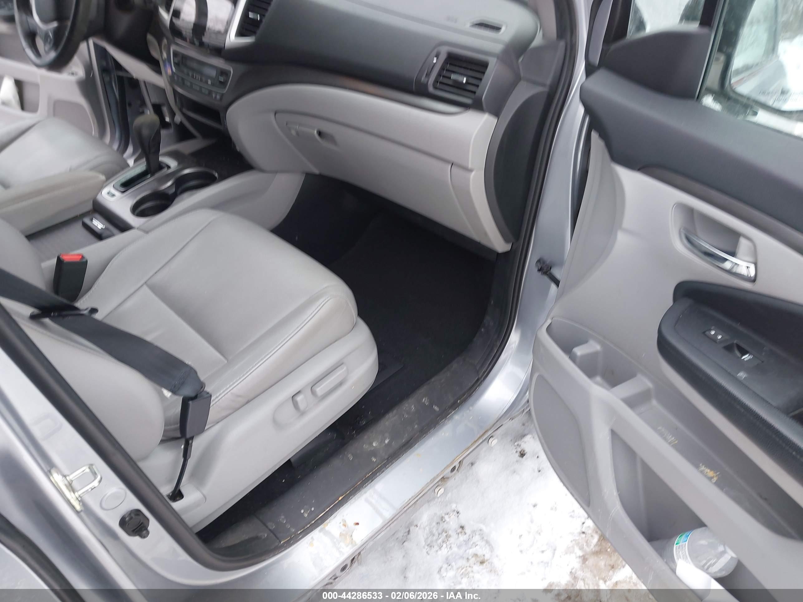 HONDA PILOT image 5