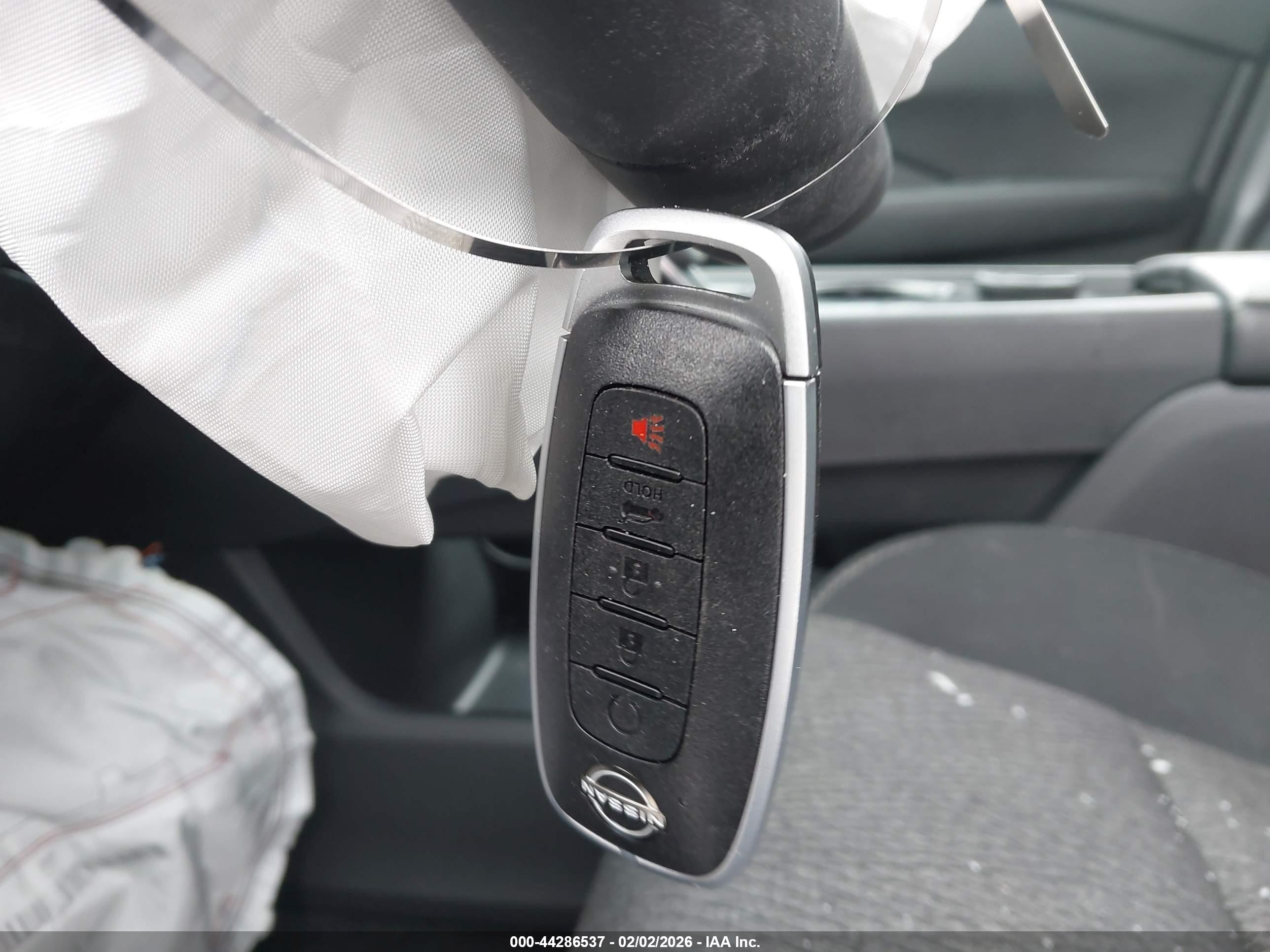NISSAN ROGUE image 11