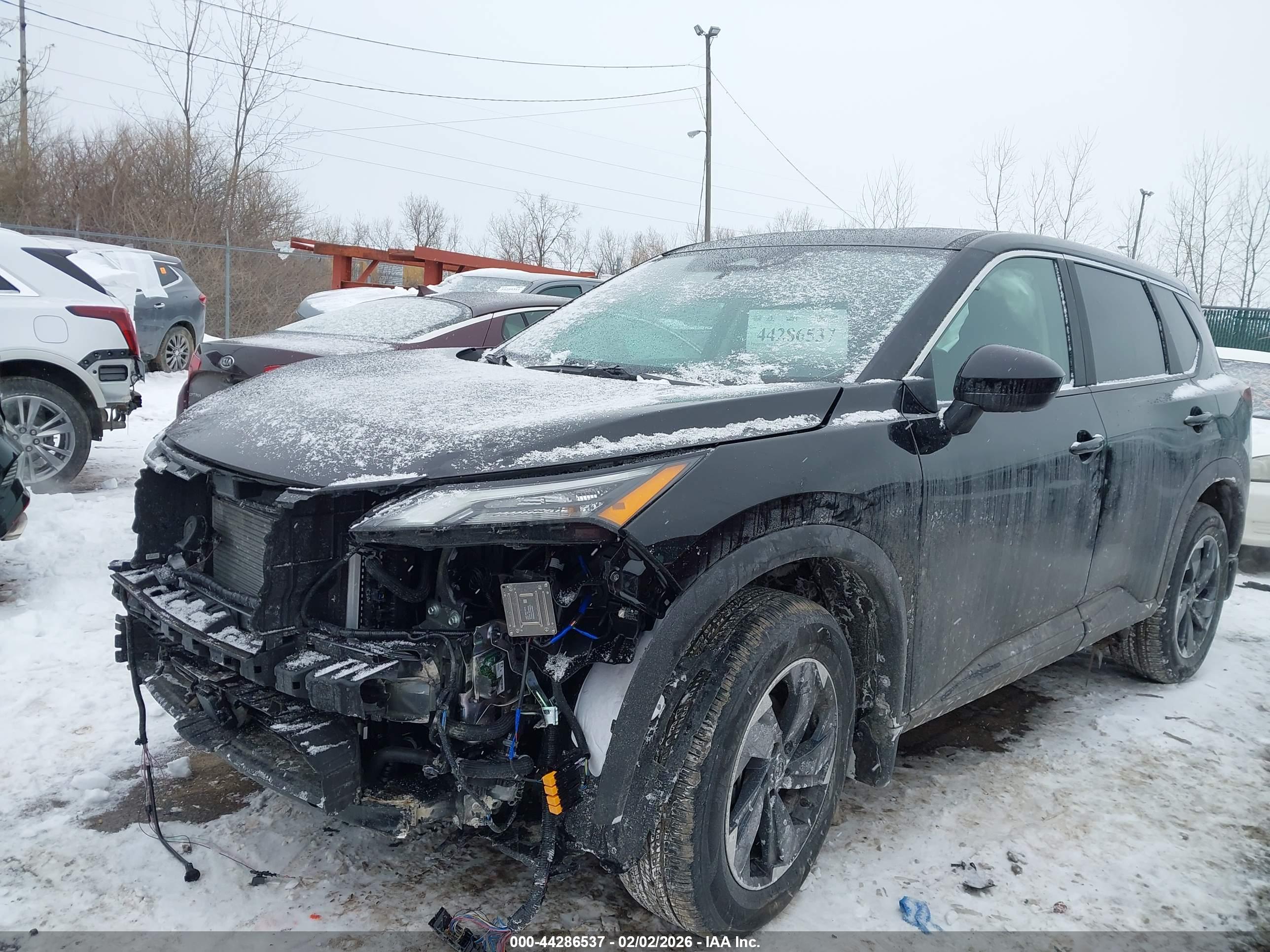NISSAN ROGUE image 2