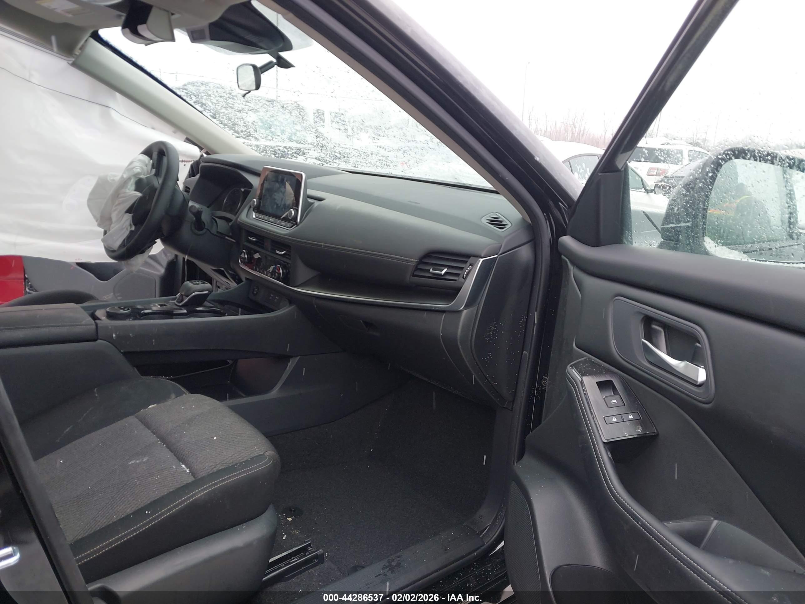 NISSAN ROGUE image 5
