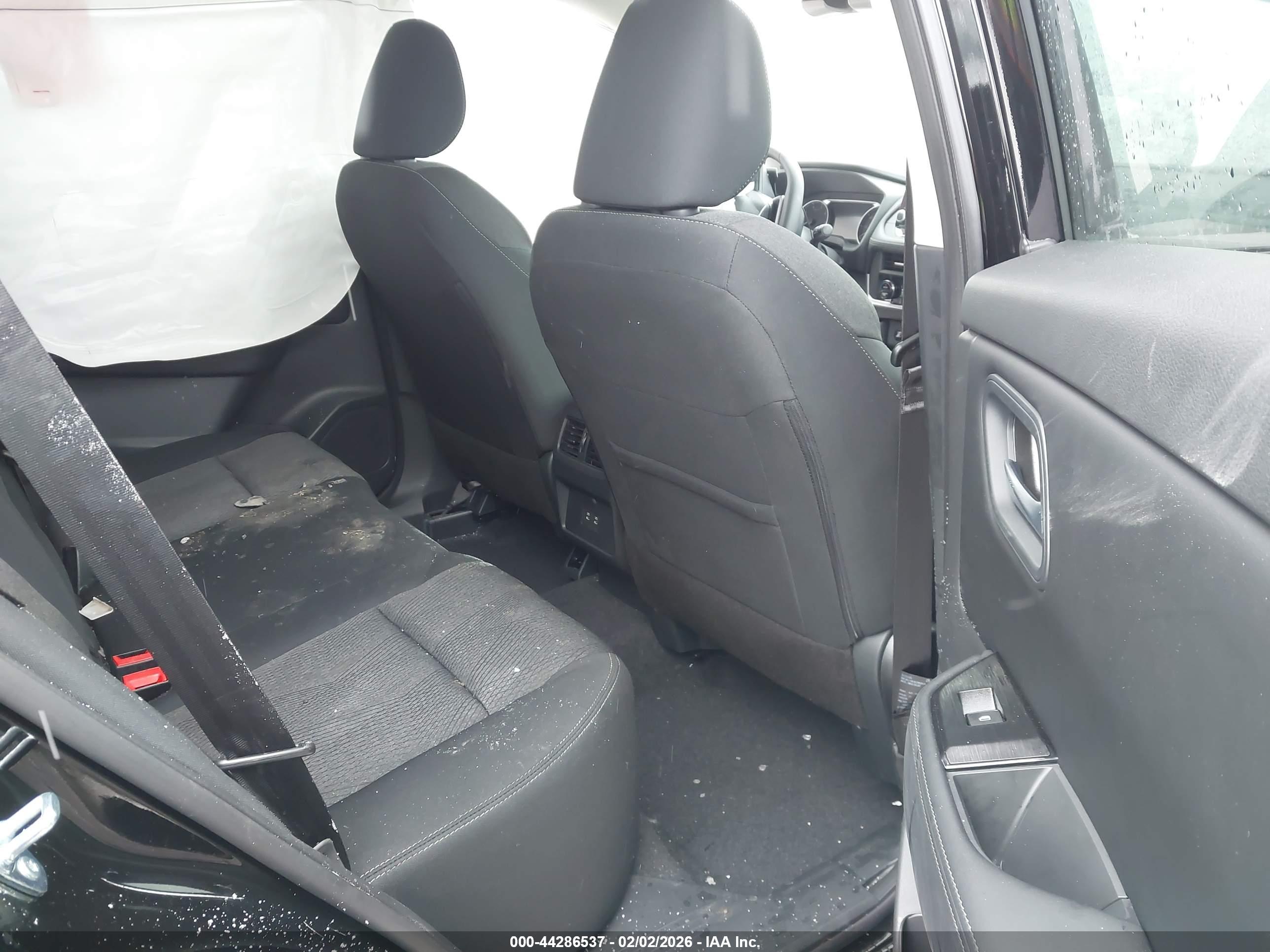 NISSAN ROGUE image 8