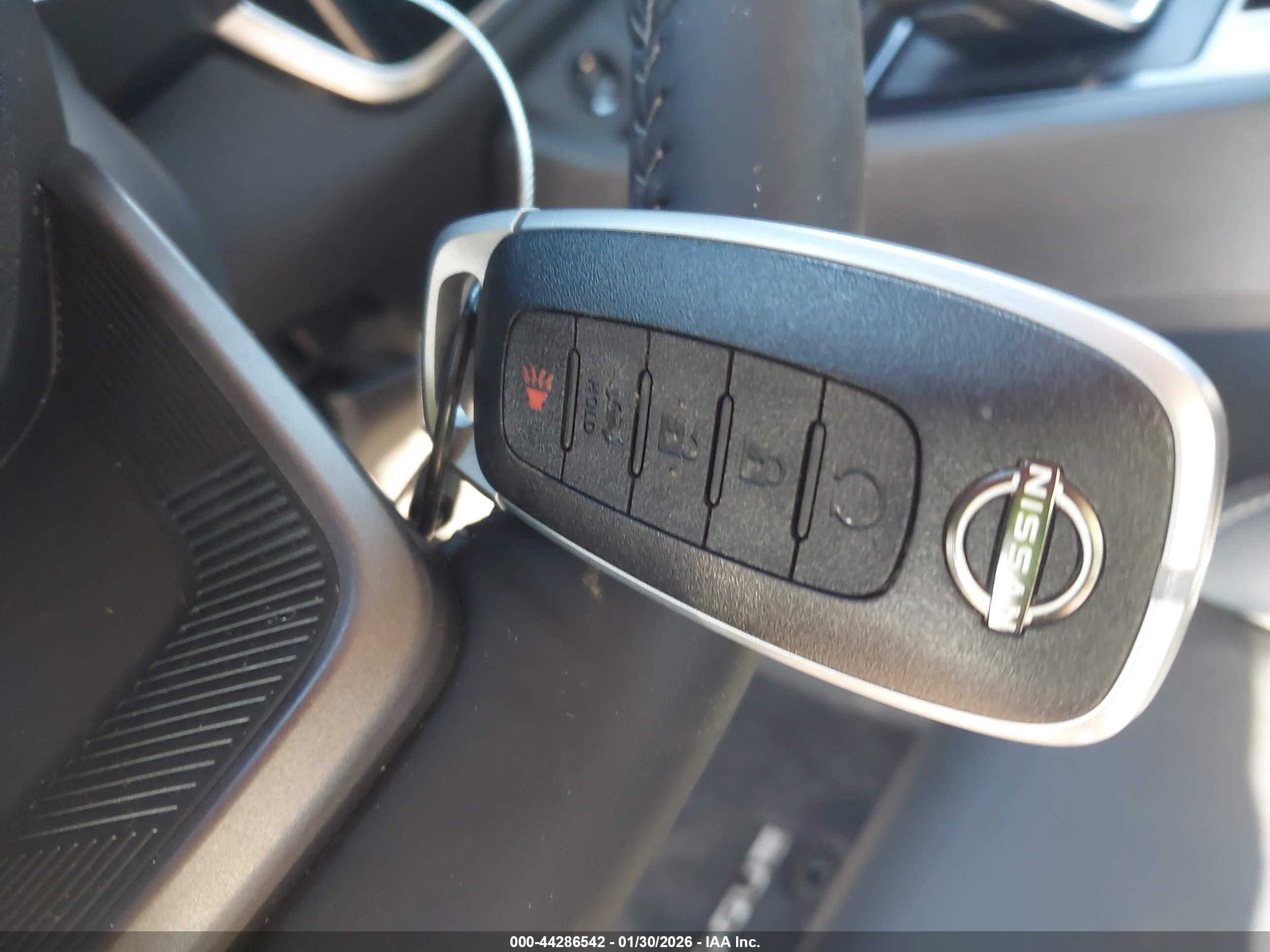NISSAN ROGUE image 11
