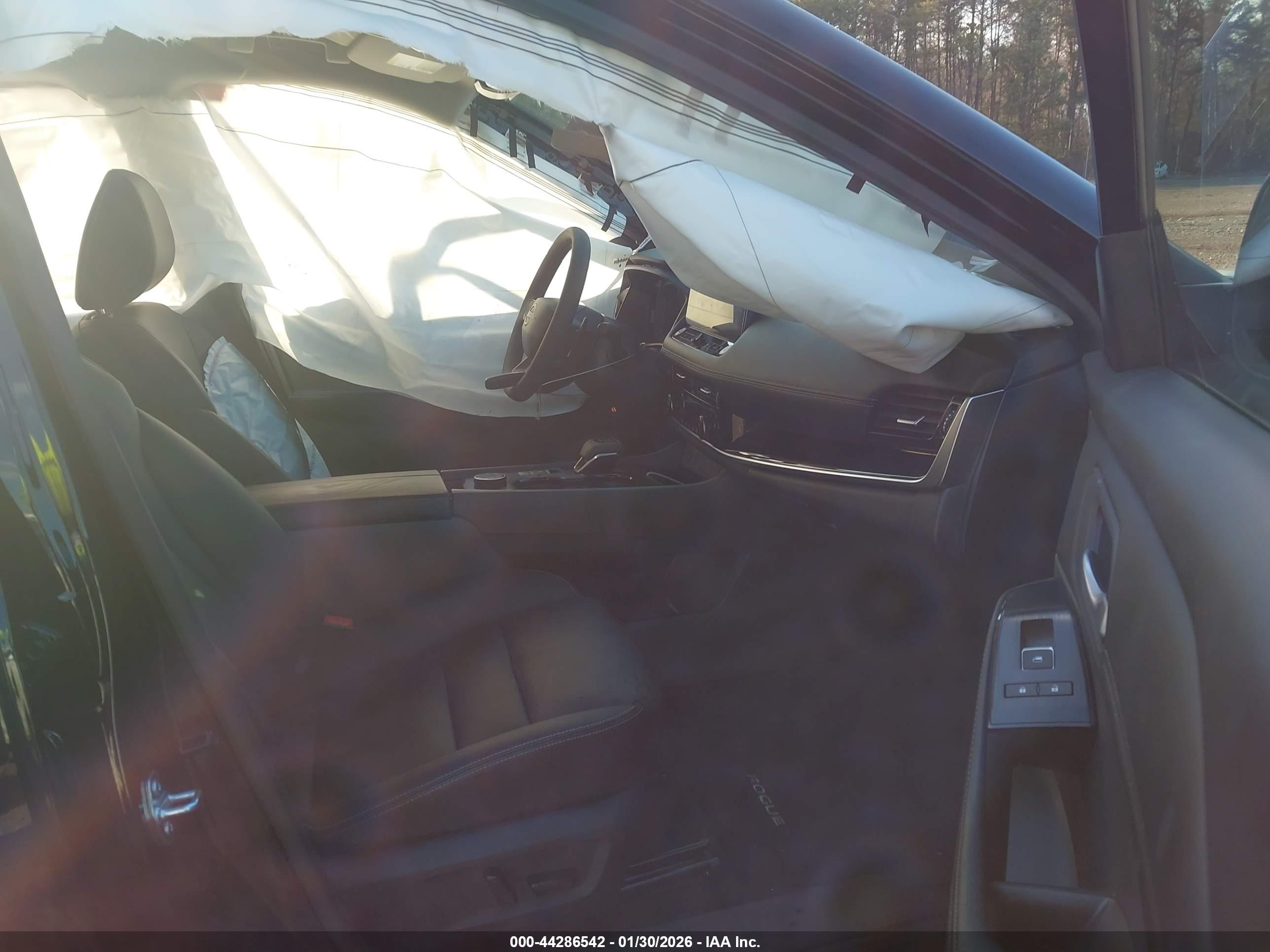 NISSAN ROGUE image 5