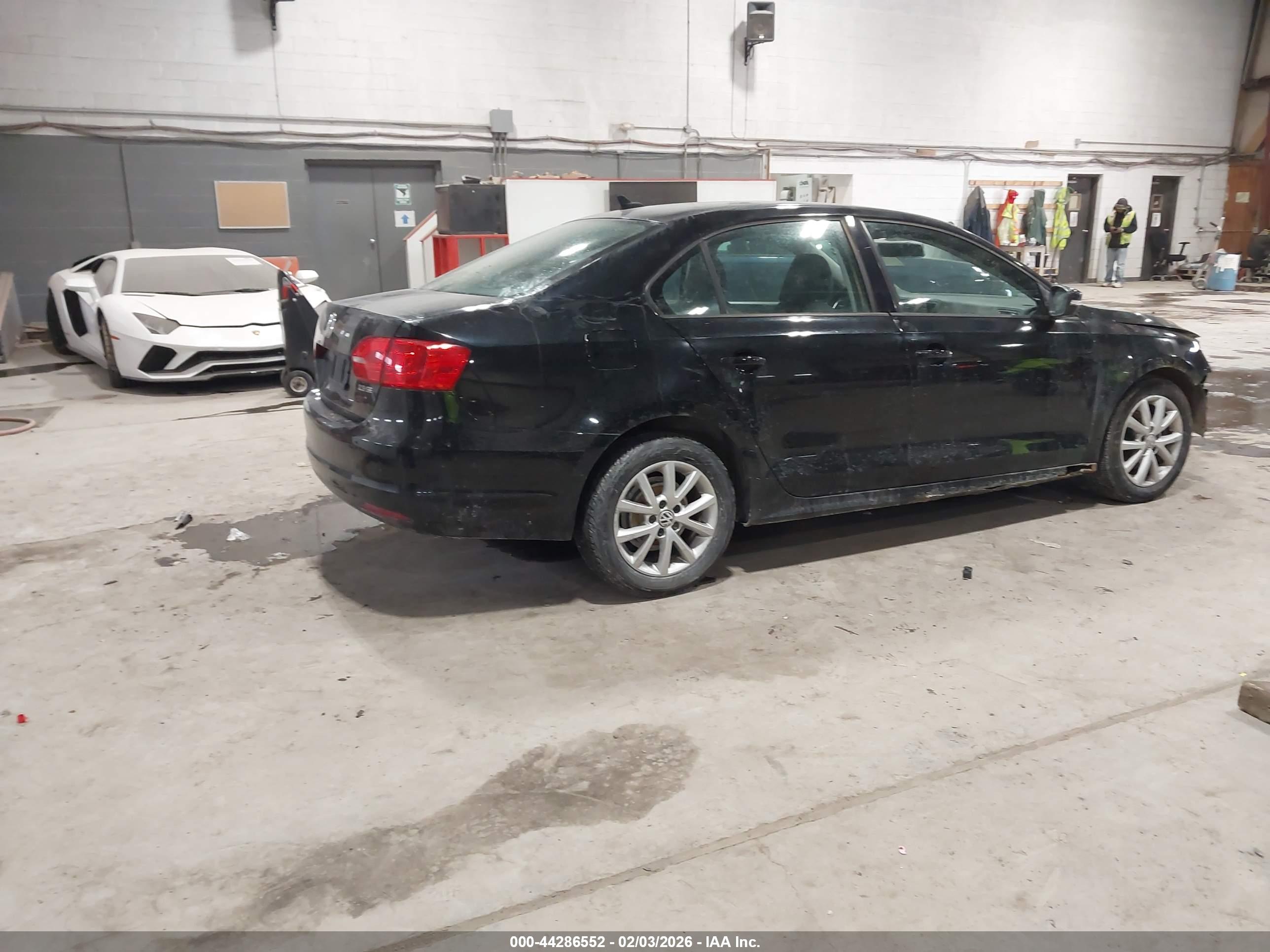 VOLKSWAGEN JETTA image 4