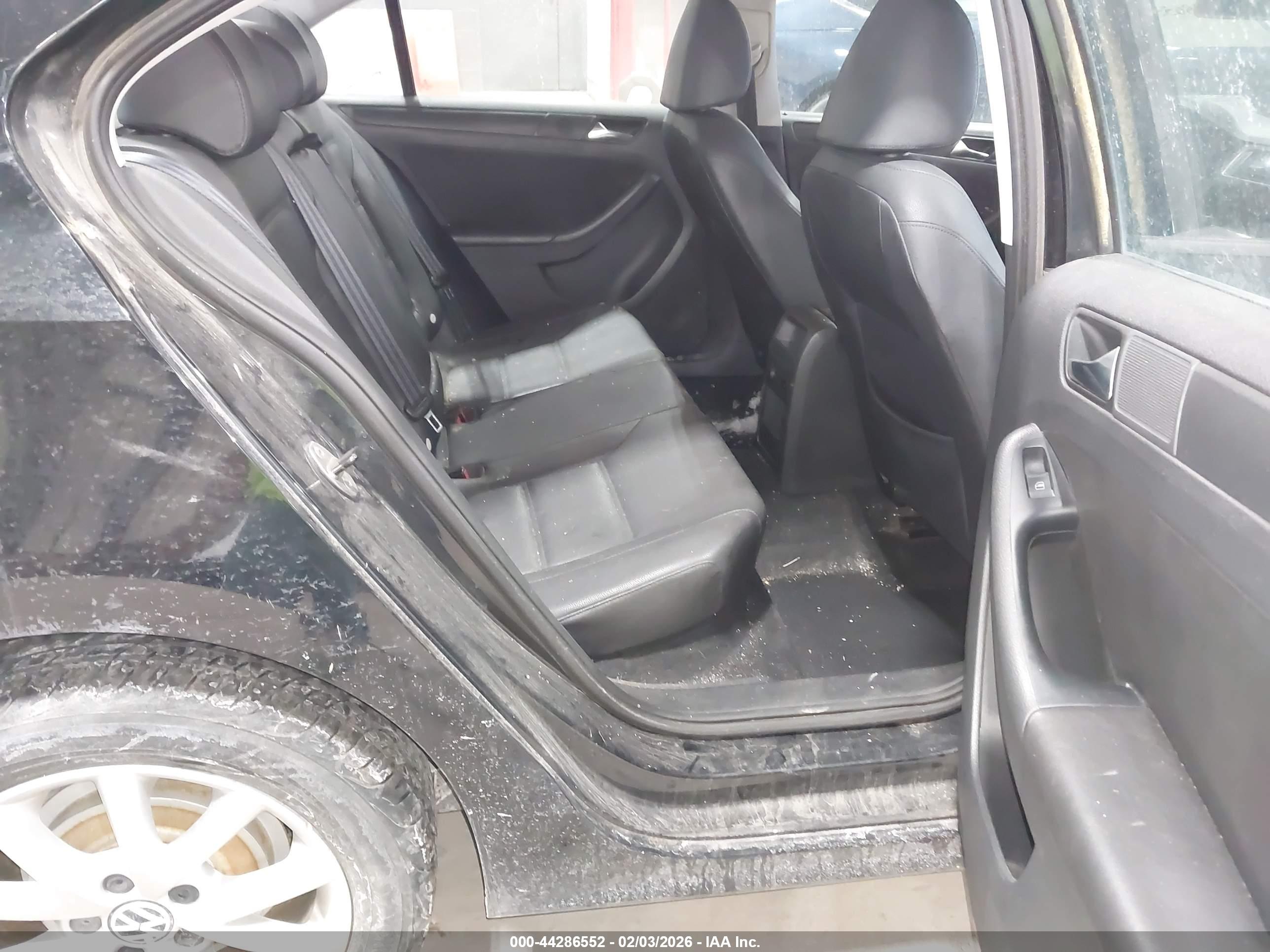 VOLKSWAGEN JETTA image 8