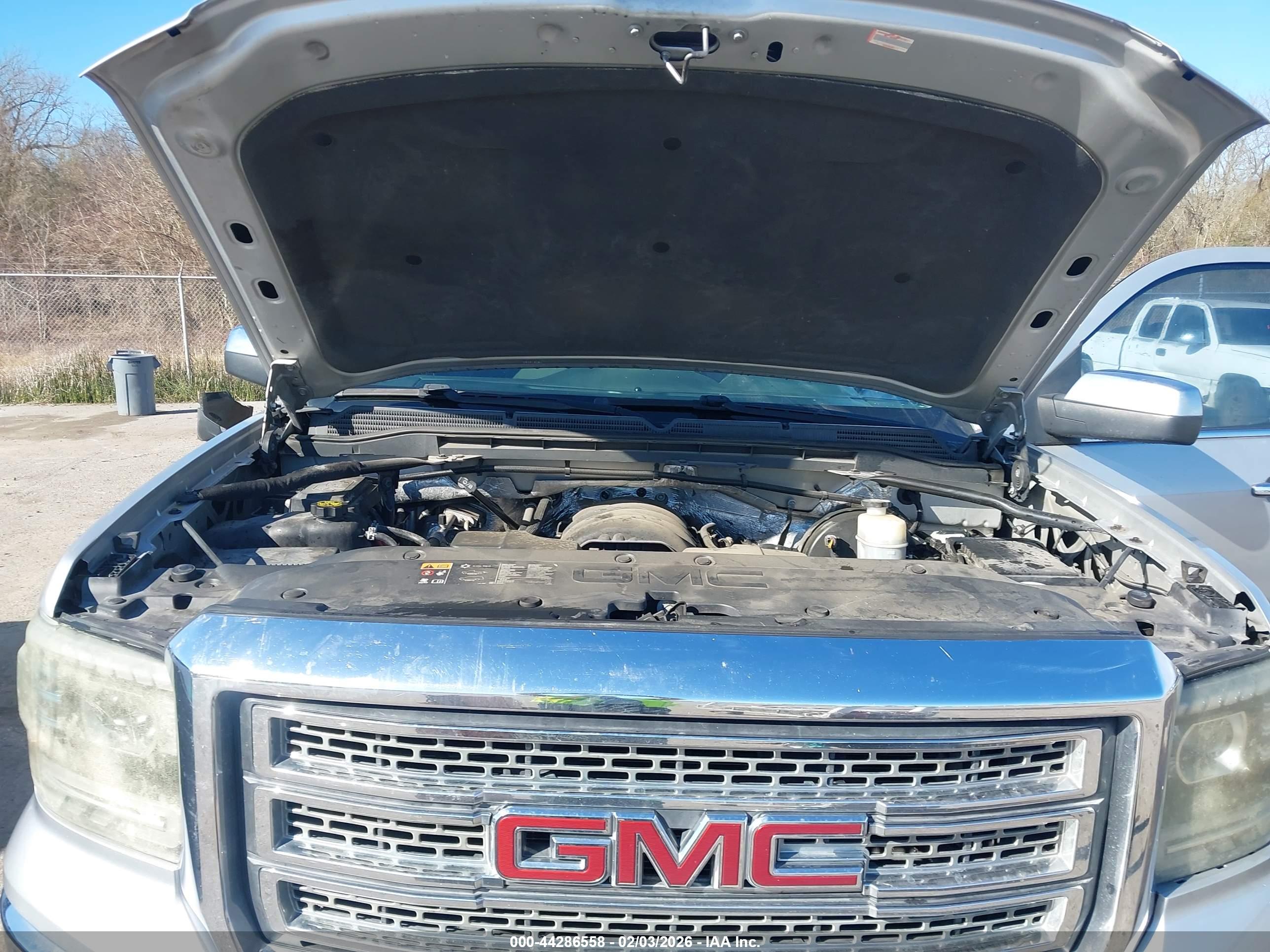 GMC SIERRA image 10