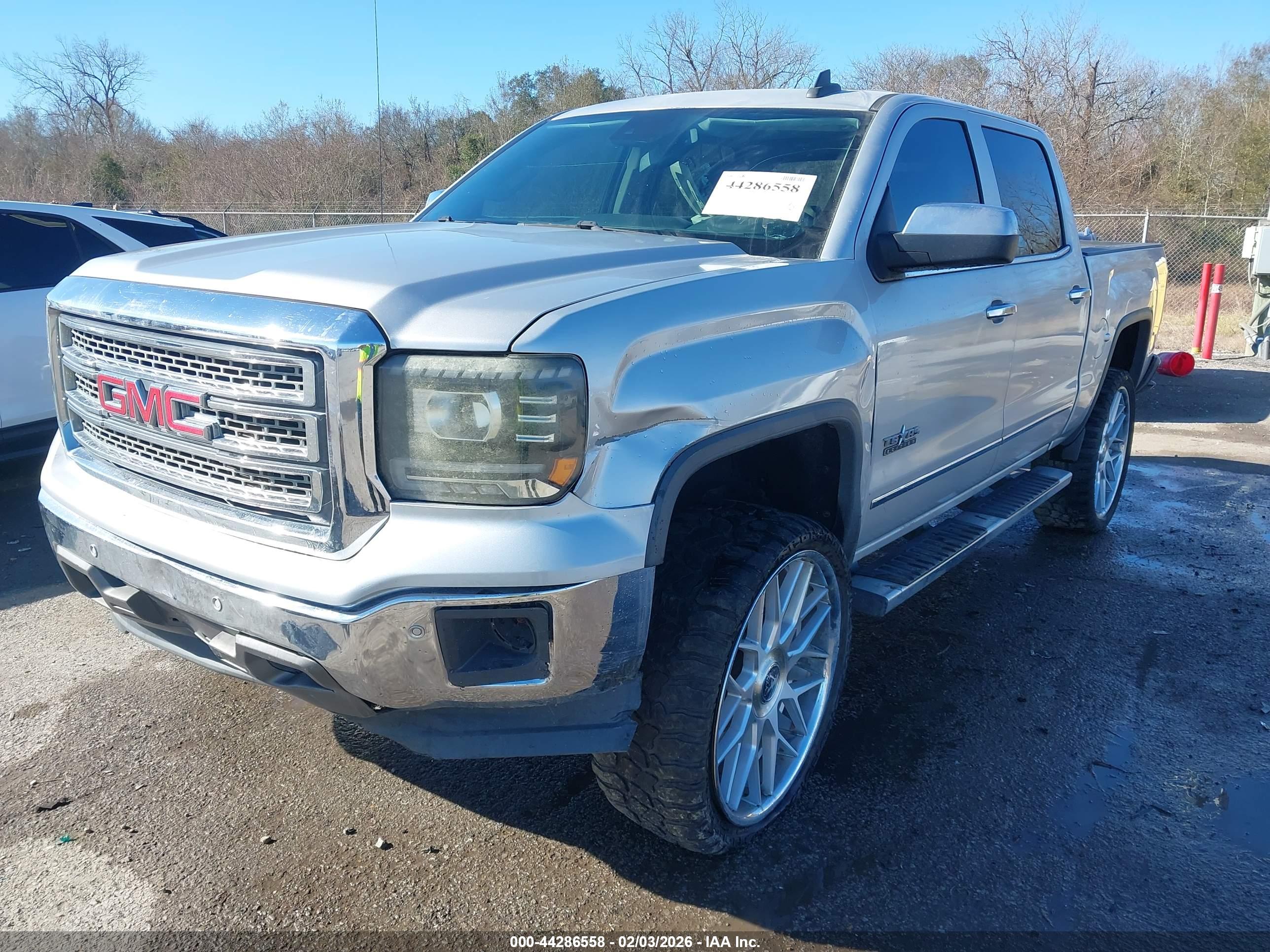 GMC SIERRA image 2