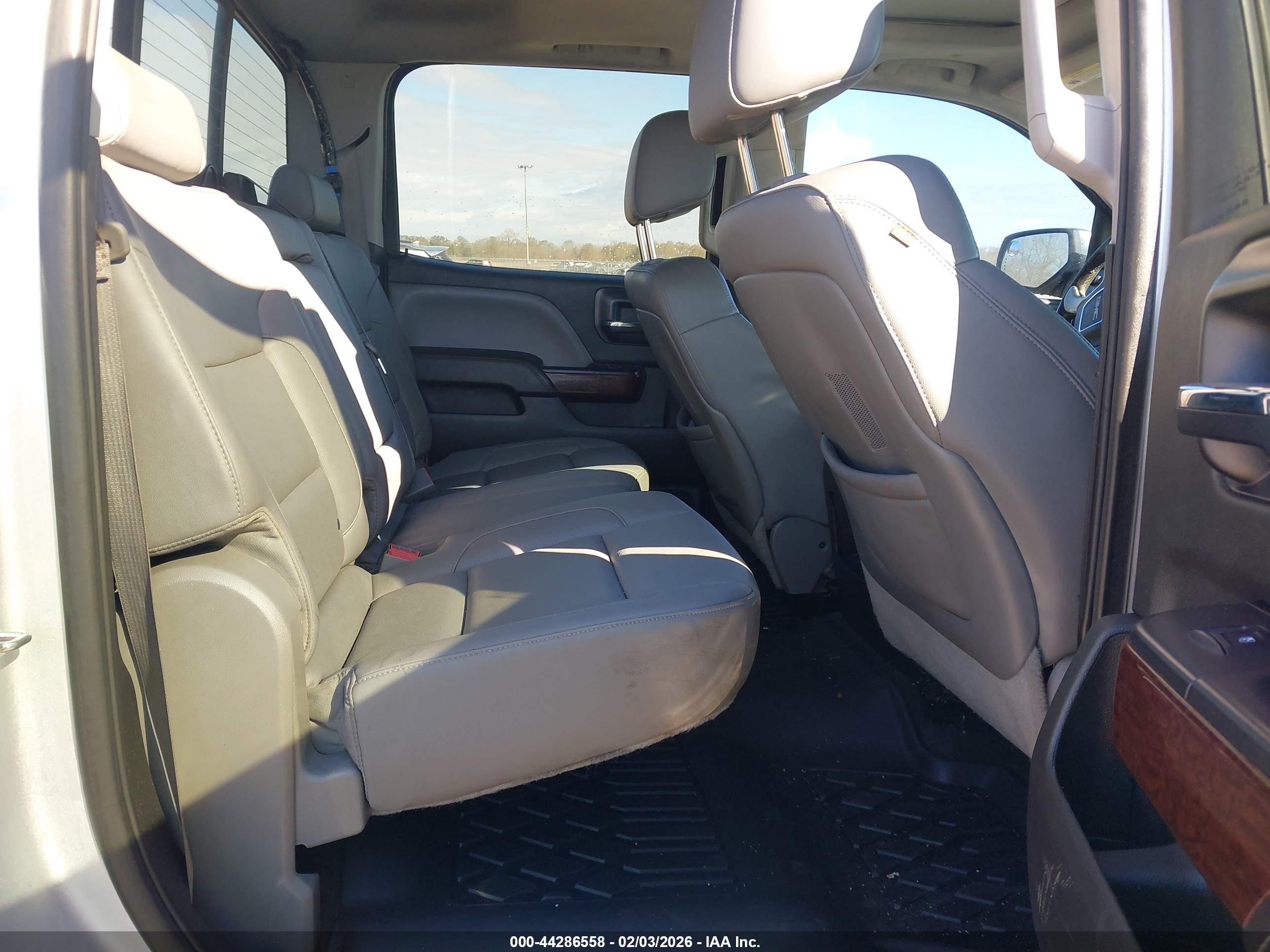 GMC SIERRA image 8