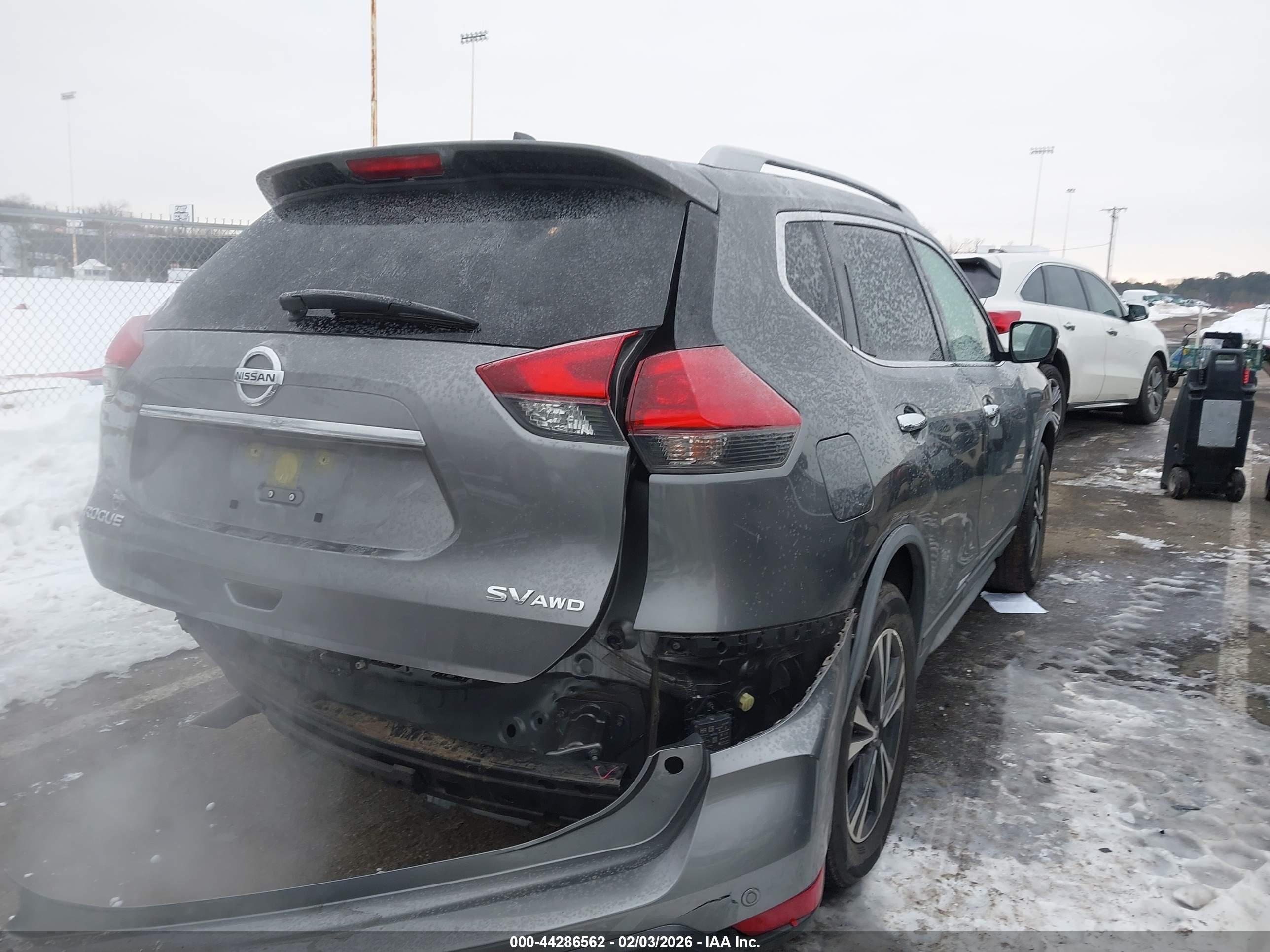 NISSAN ROGUE image 4