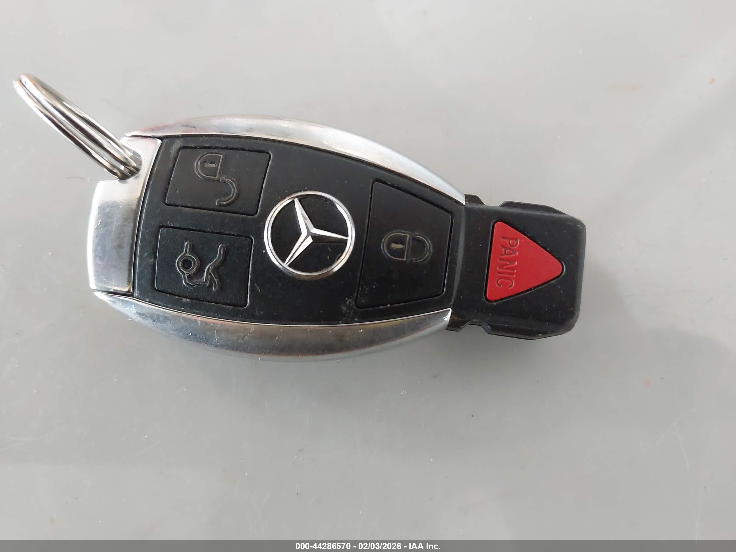 MERCEDES-BENZ E image 11