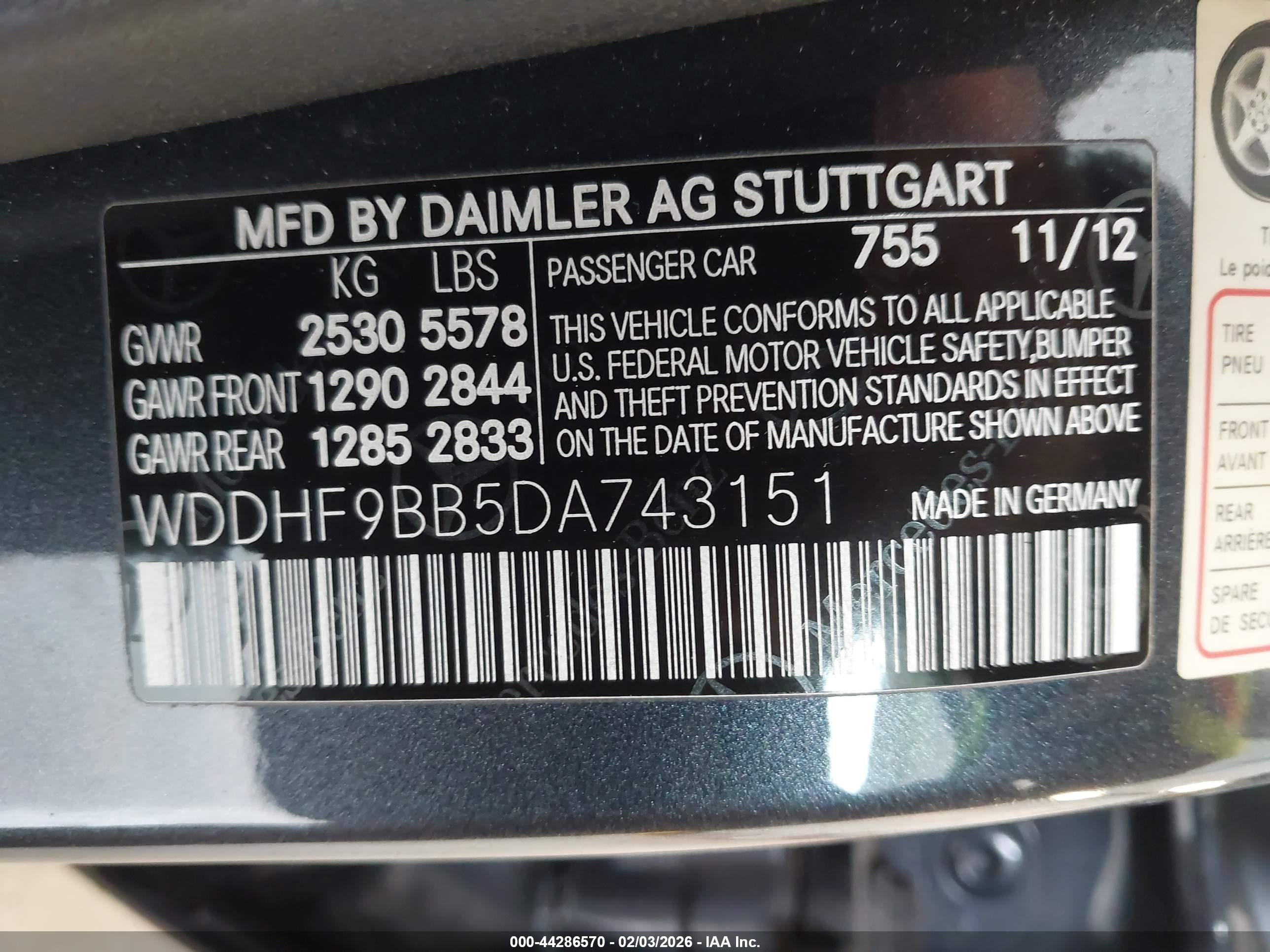 MERCEDES-BENZ E image 9