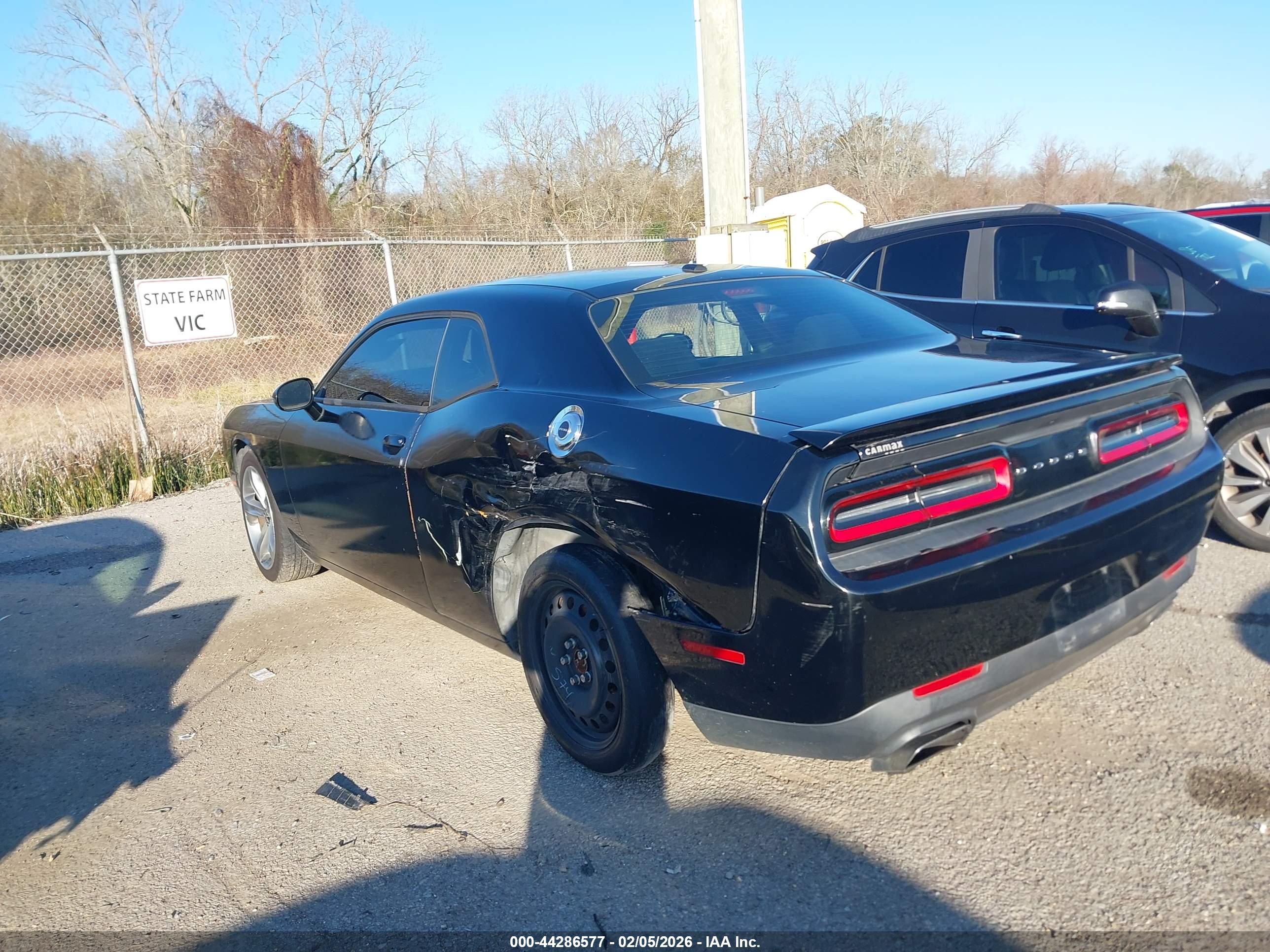 DODGE CHALLENGER image 3