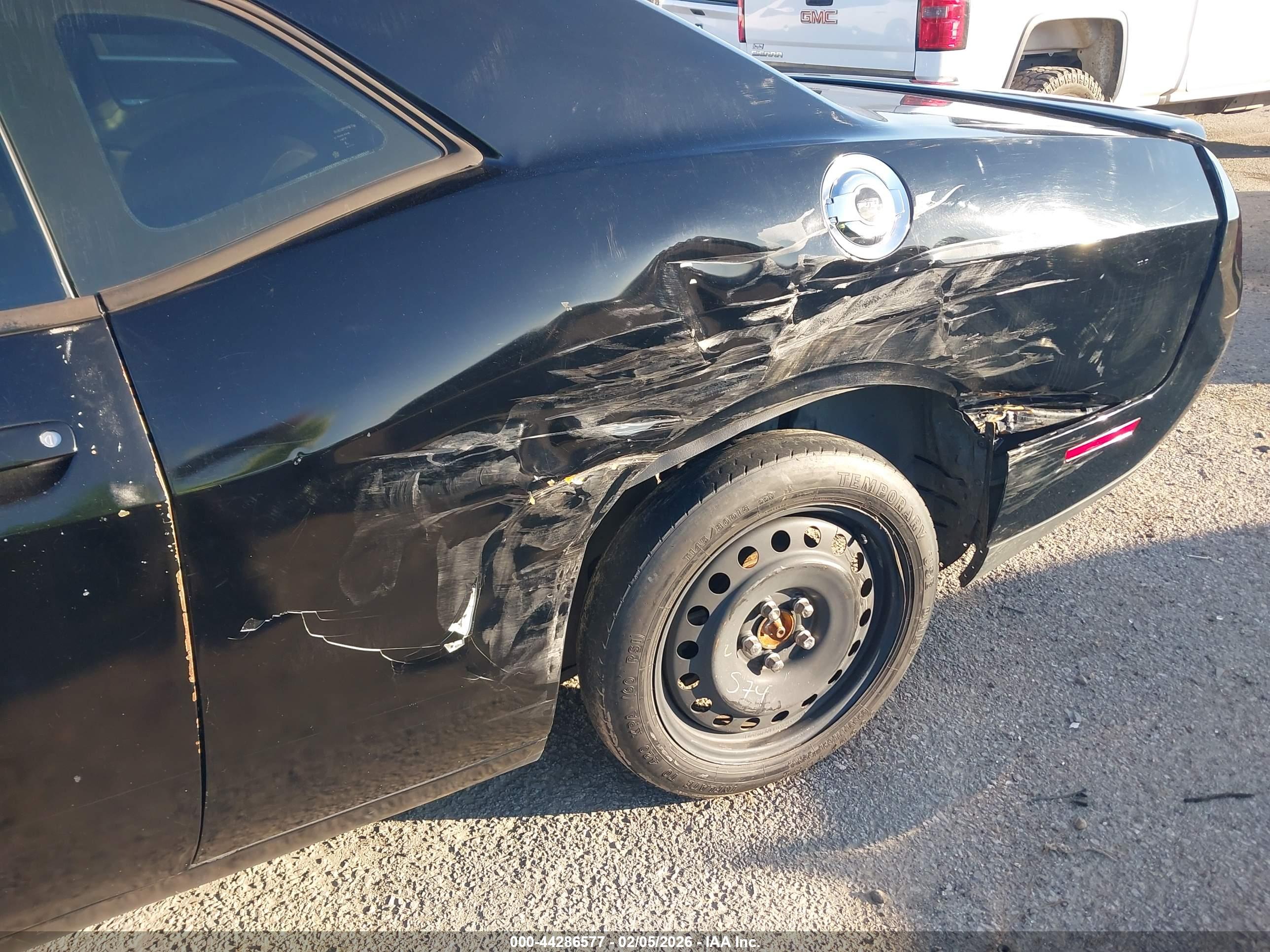 DODGE CHALLENGER image 6