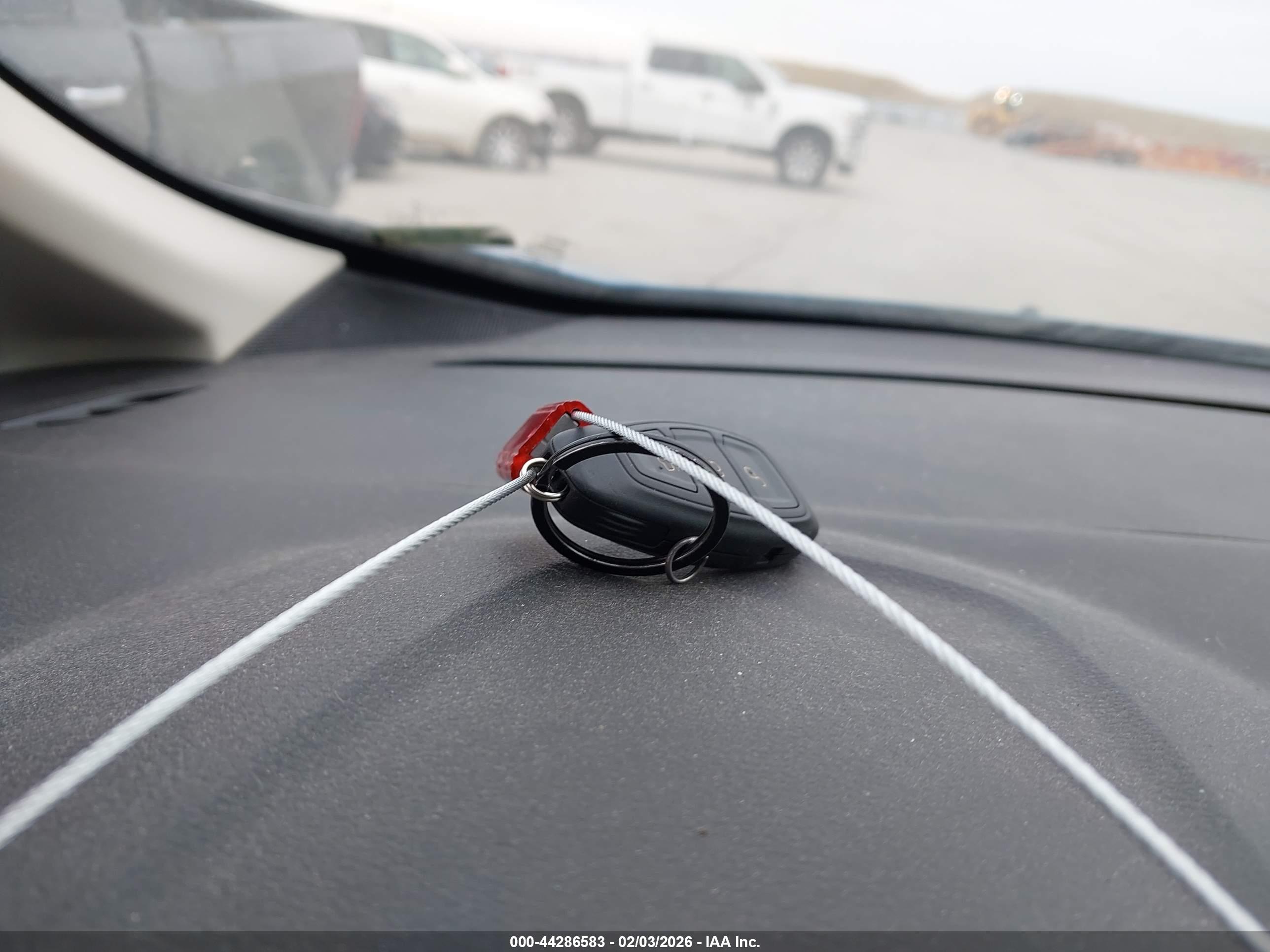 FORD C-MAX image 11
