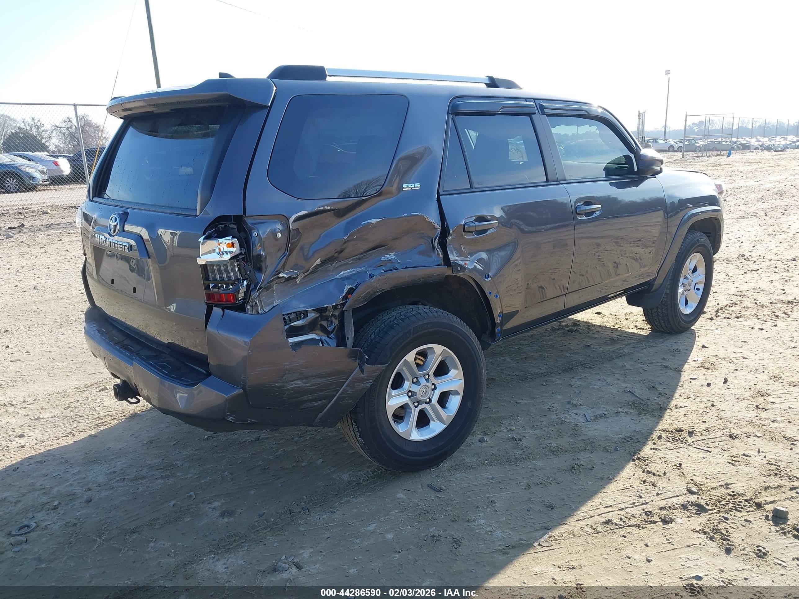 TOYOTA 4RUNNER image 4