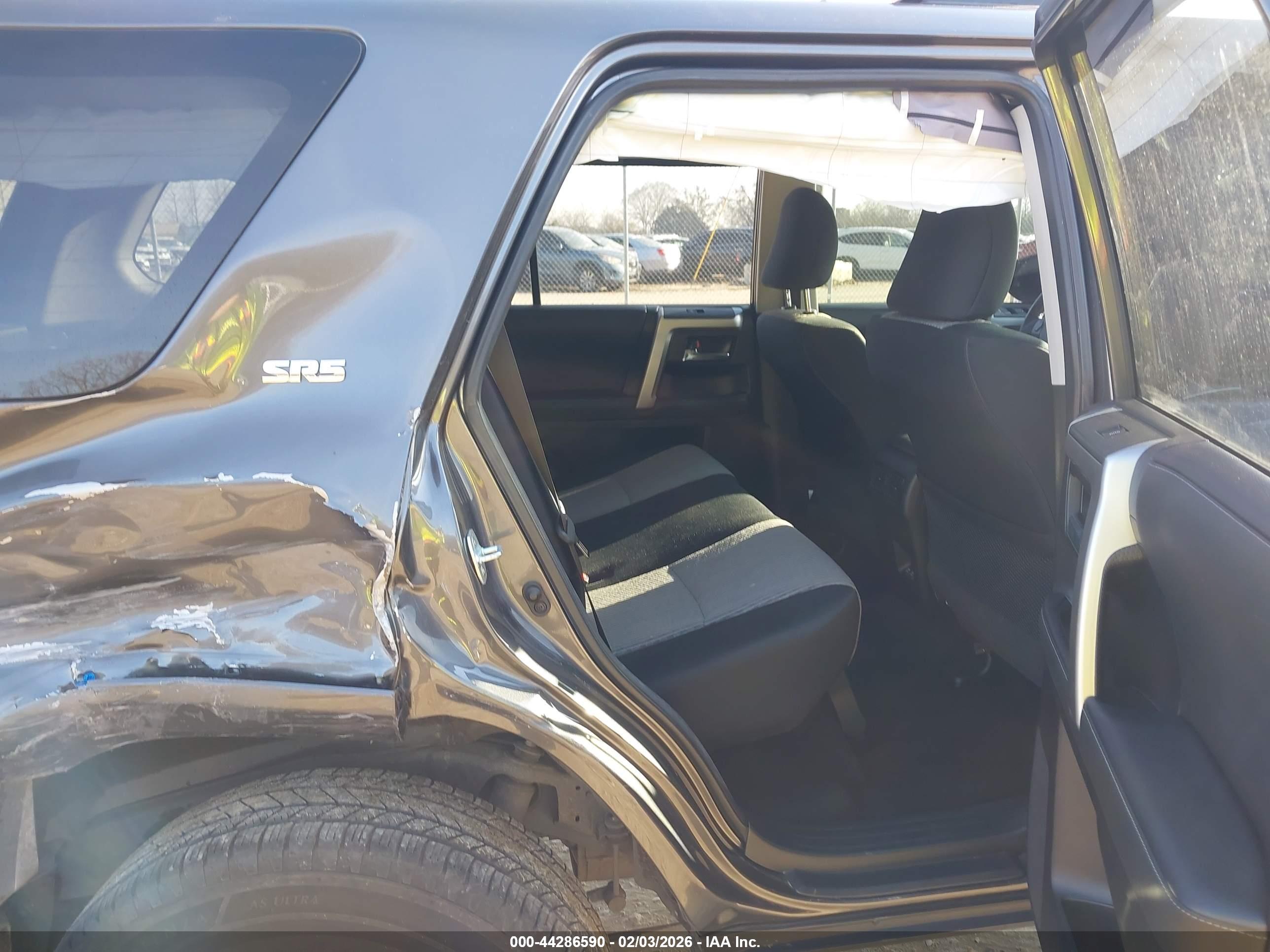 TOYOTA 4RUNNER image 8