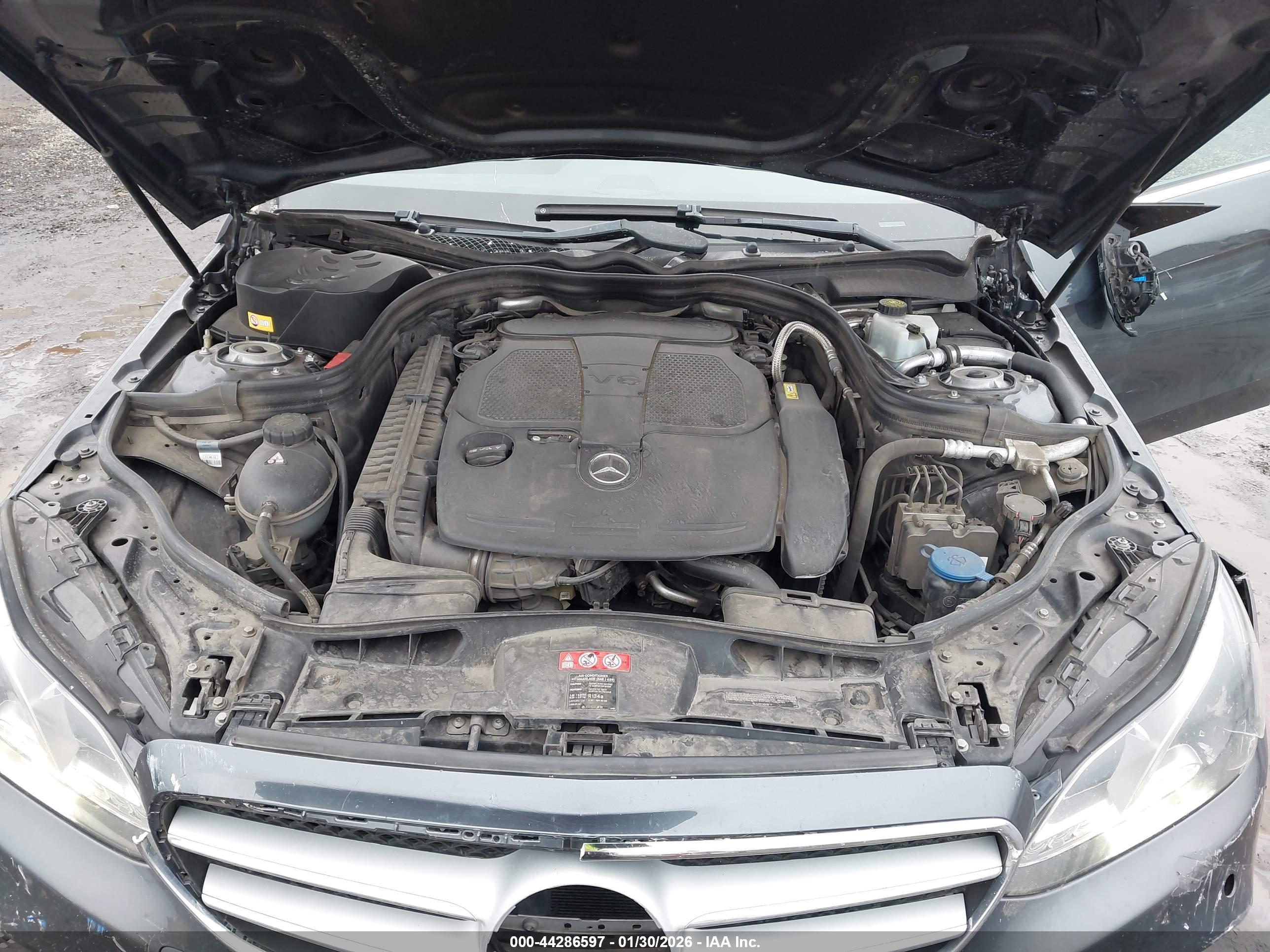 MERCEDES-BENZ E image 10