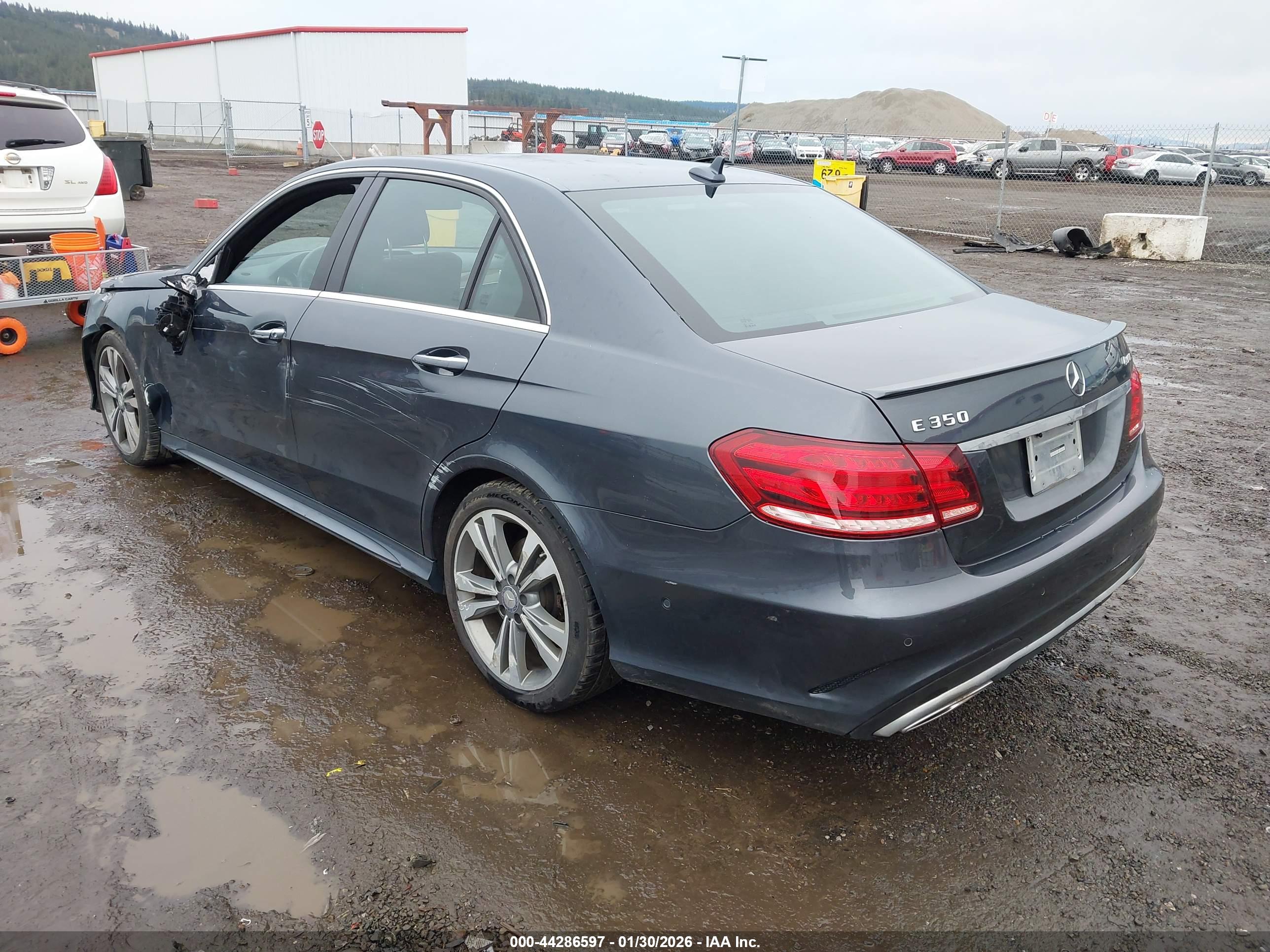 MERCEDES-BENZ E image 3
