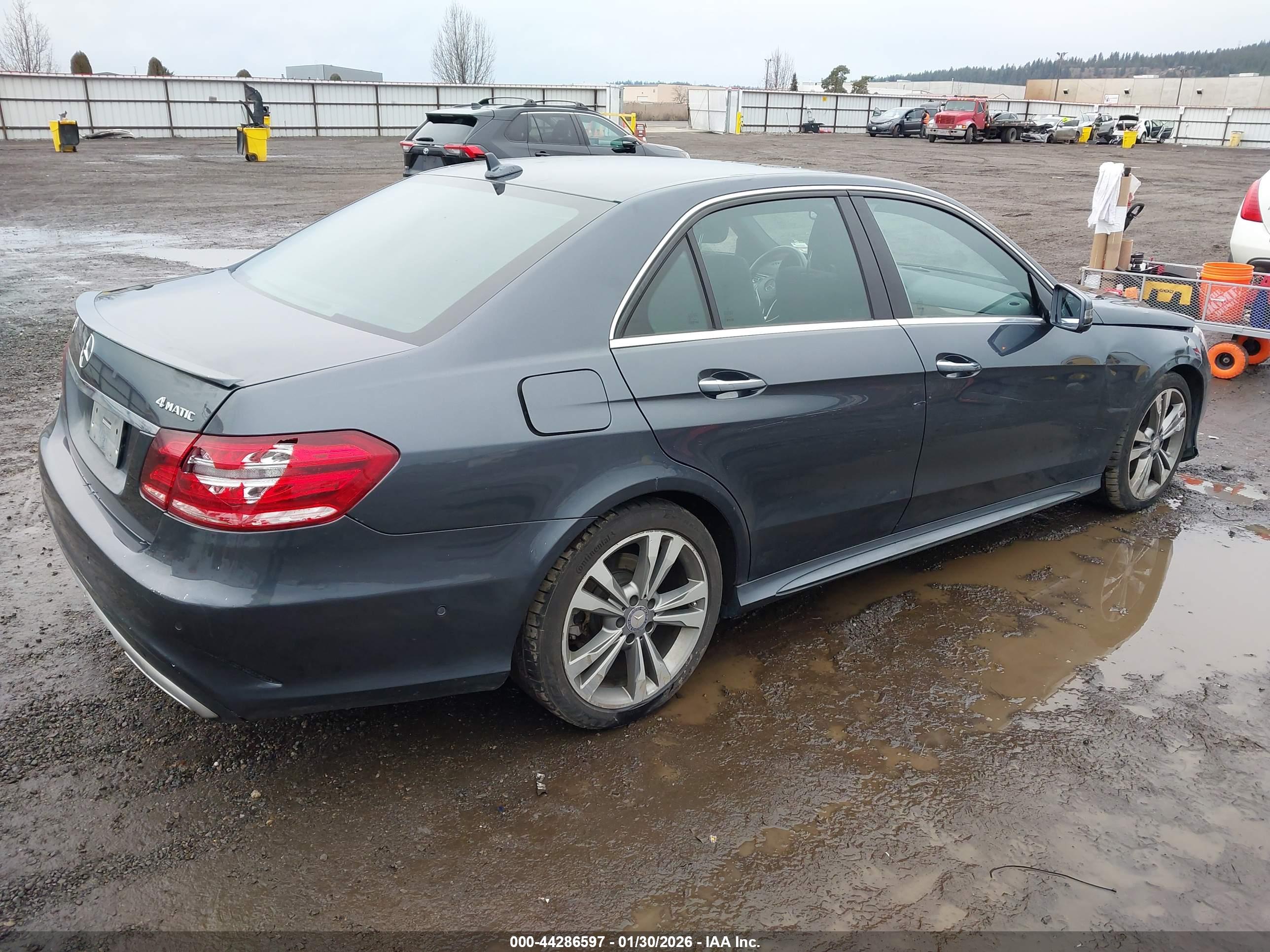 MERCEDES-BENZ E image 4