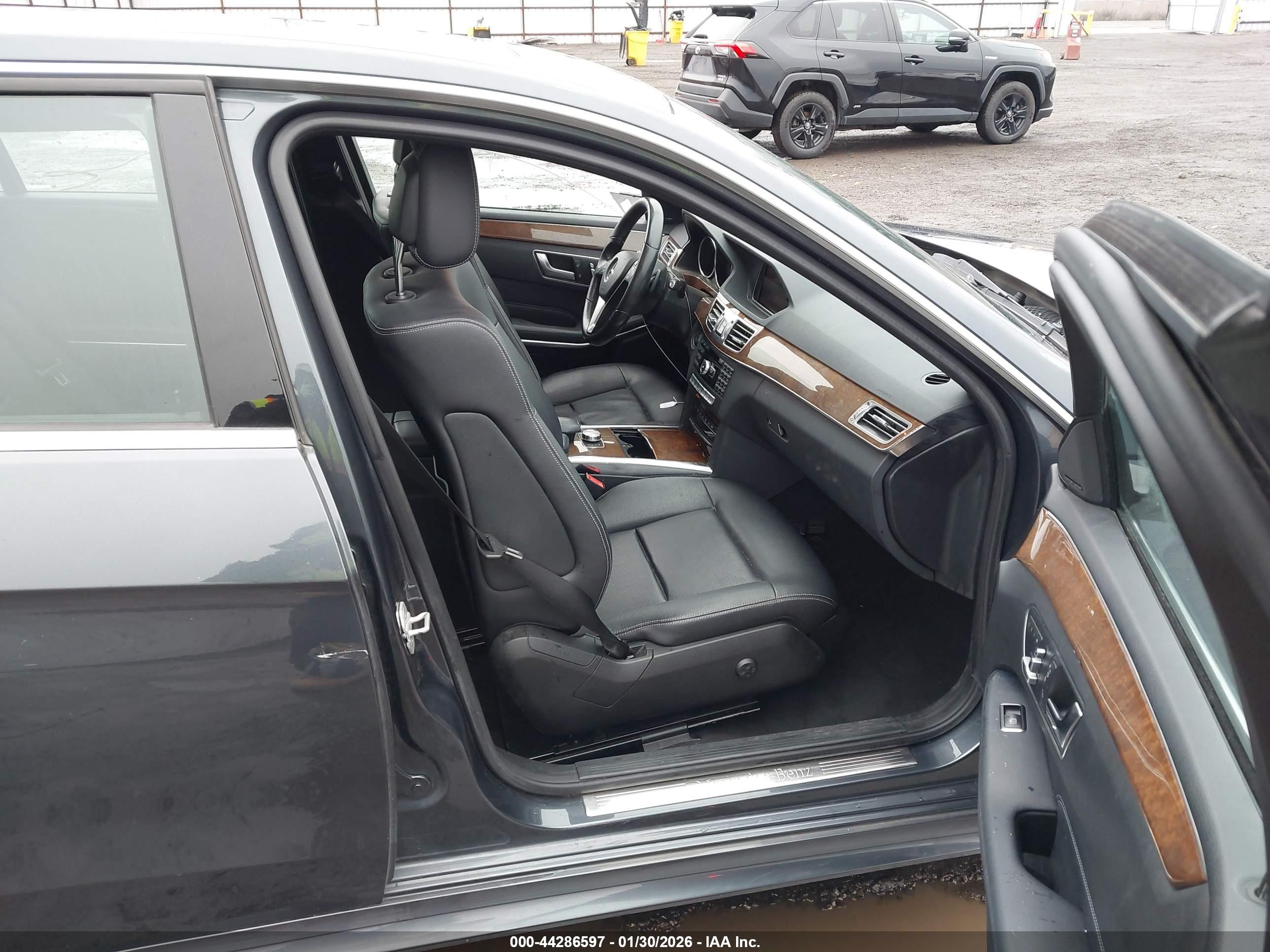 MERCEDES-BENZ E image 5