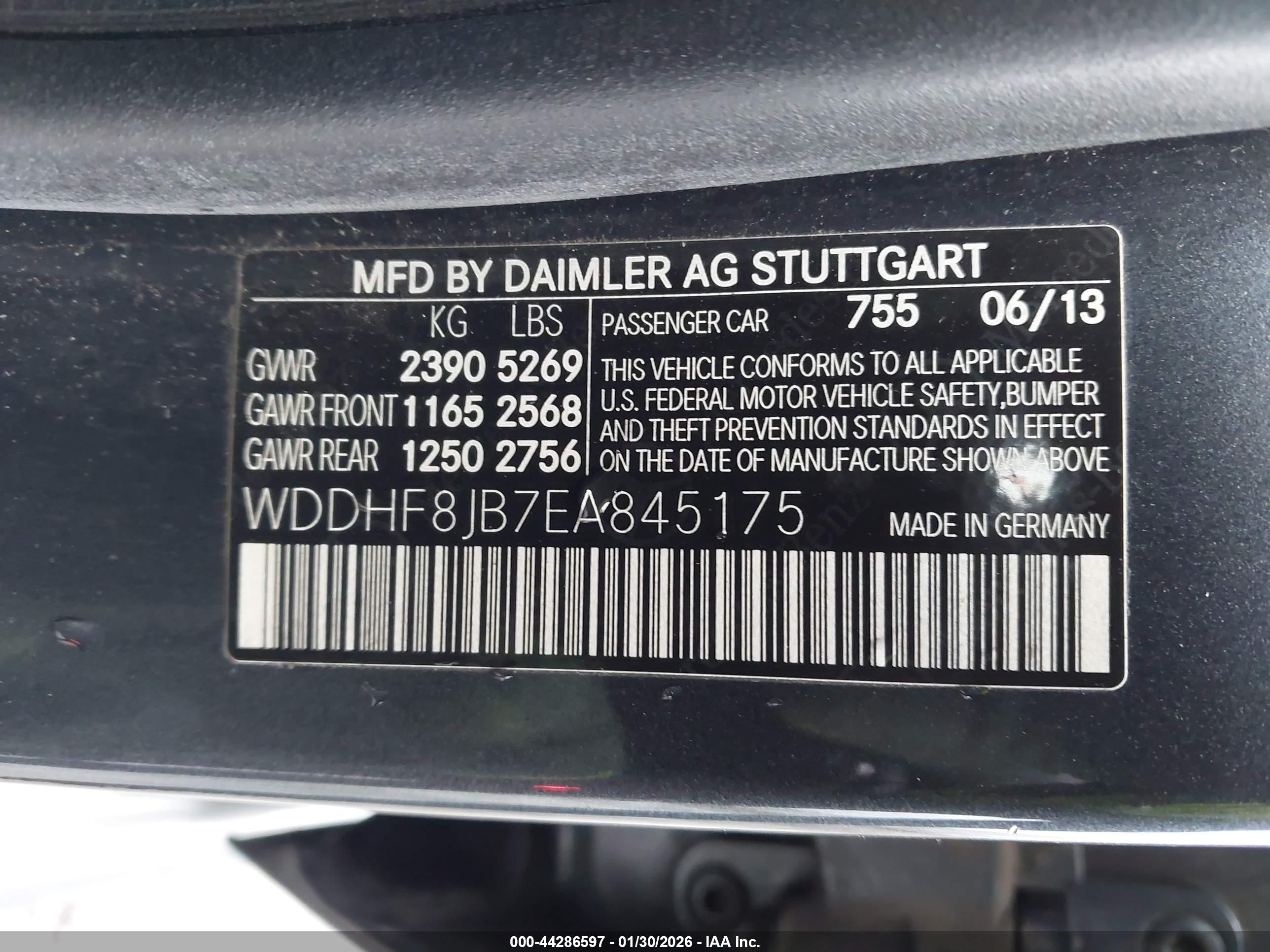 MERCEDES-BENZ E image 9
