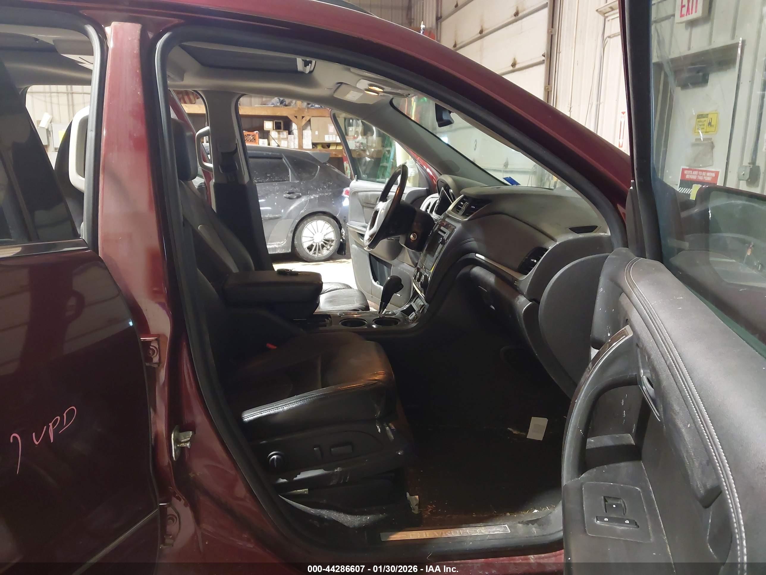 CHEVROLET TRAVERSE image 5