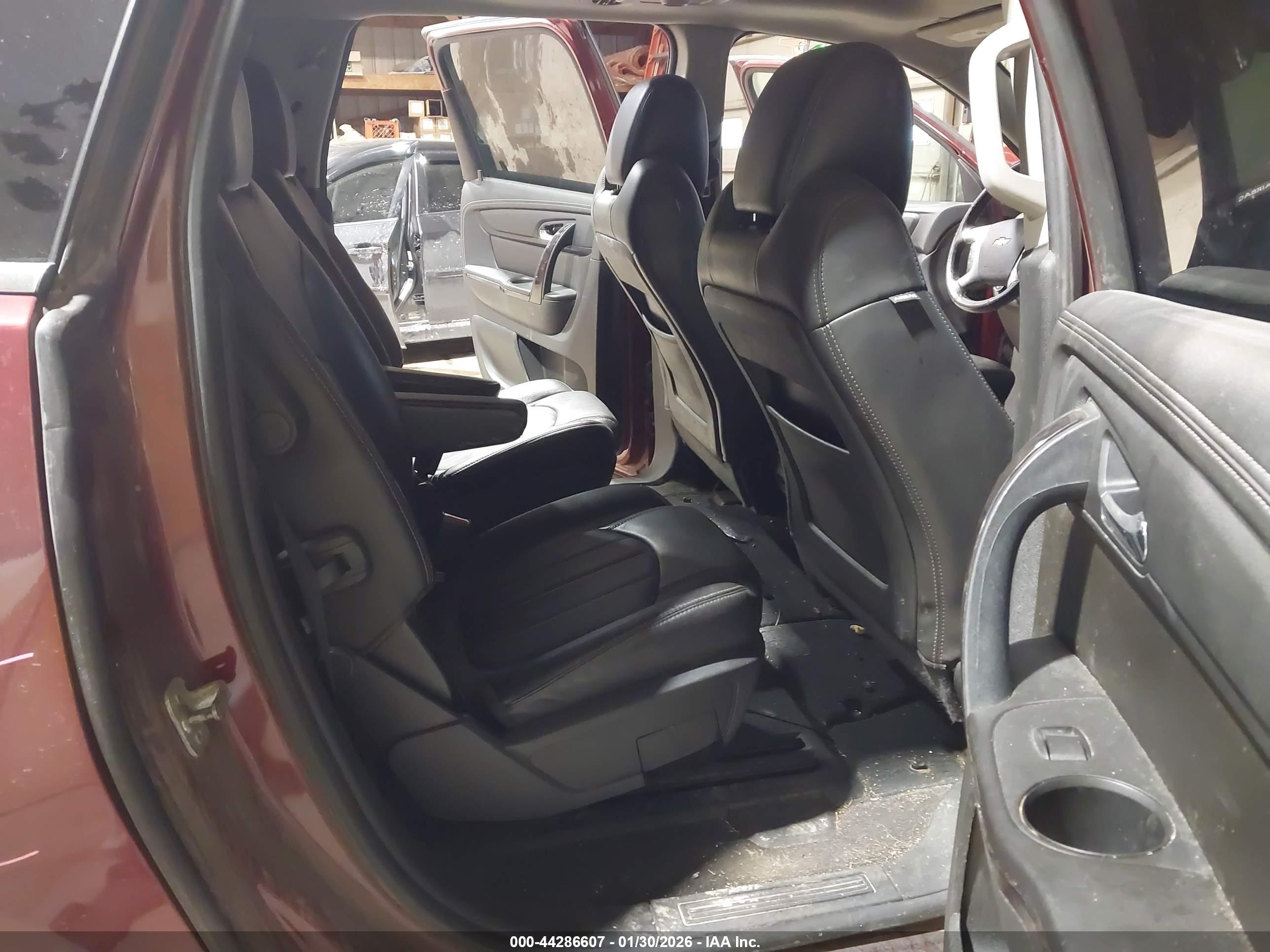 CHEVROLET TRAVERSE image 8