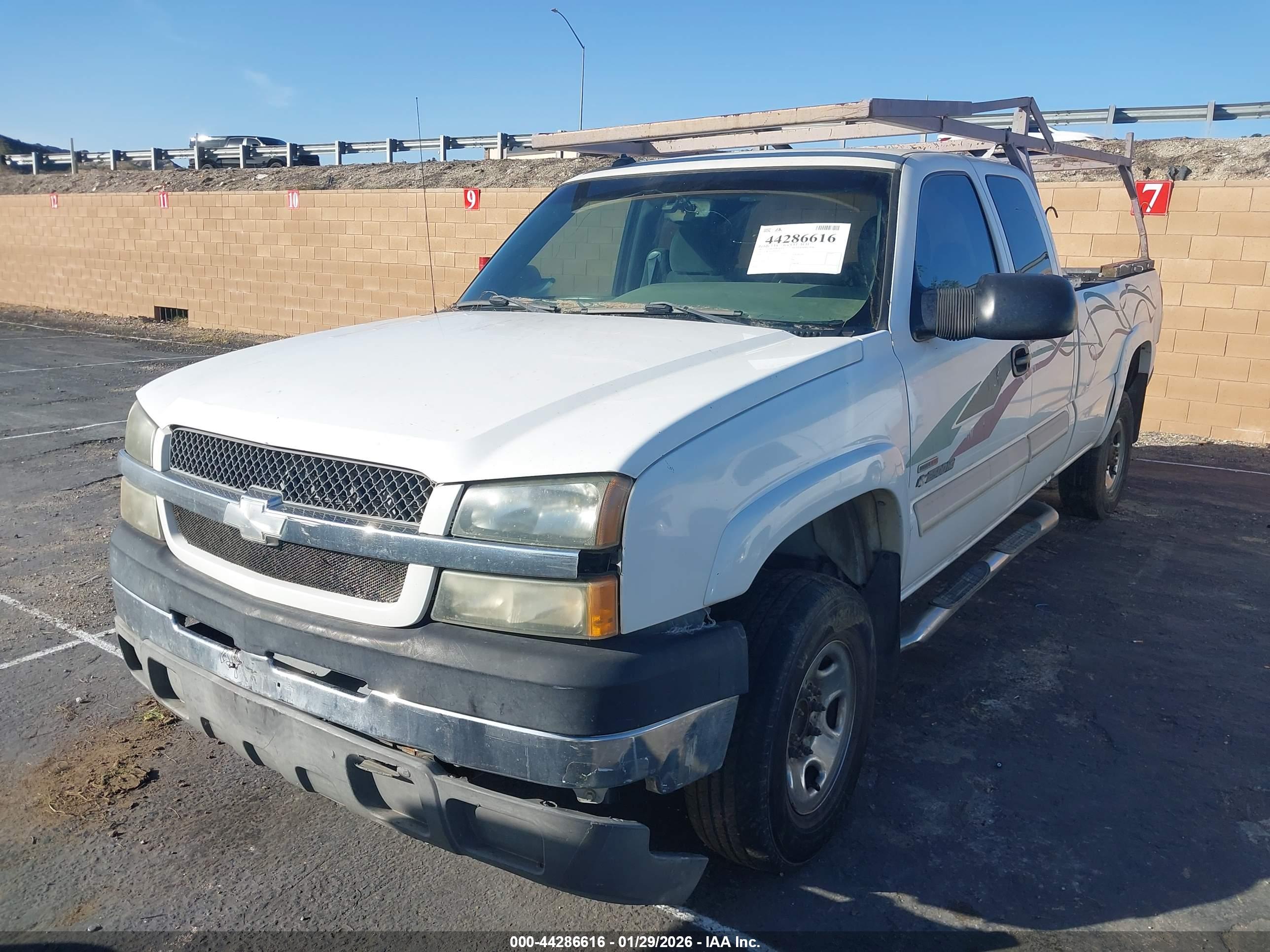 CHEVROLET SILVERADO image 2
