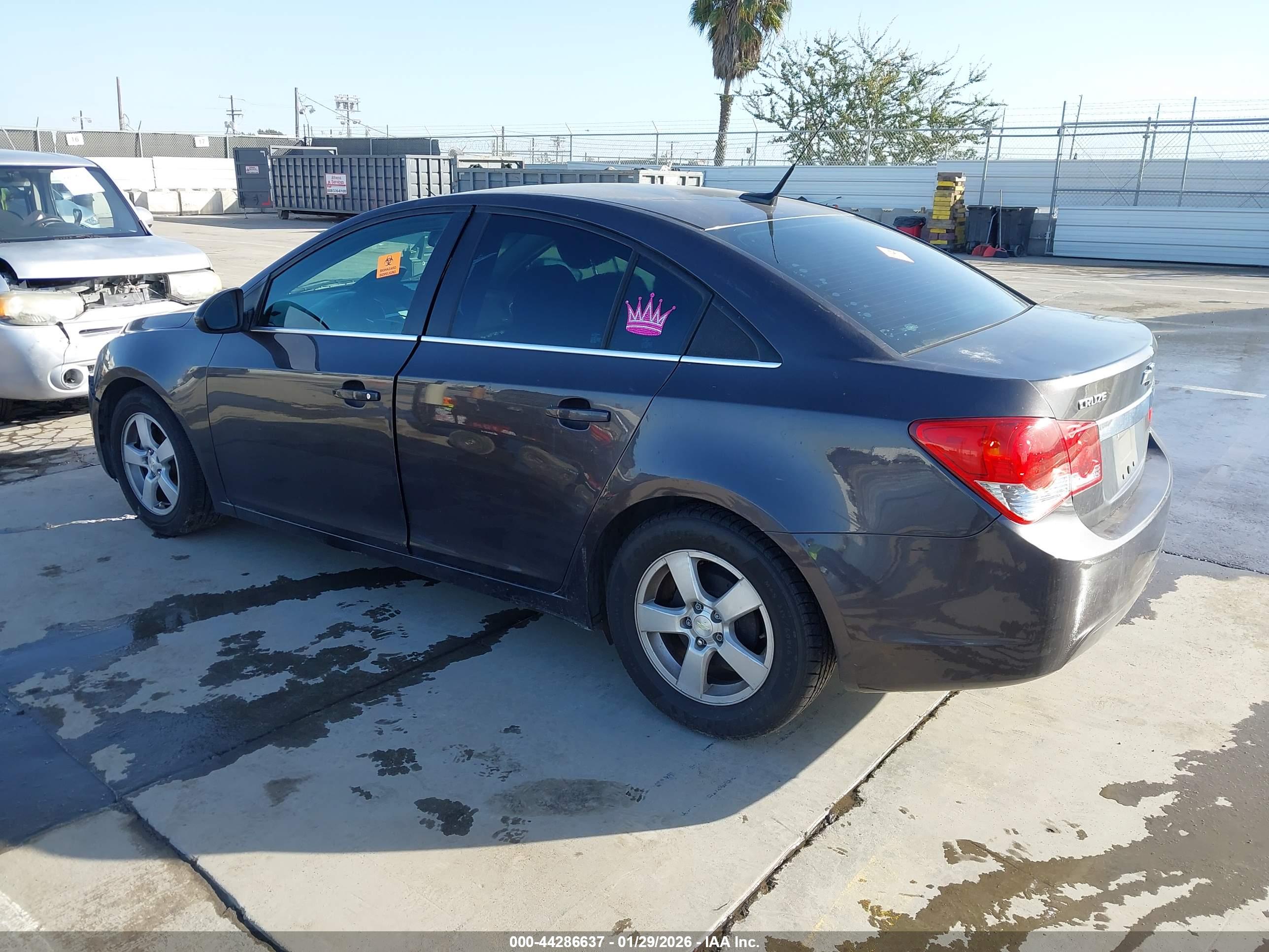 CHEVROLET CRUZE image 3