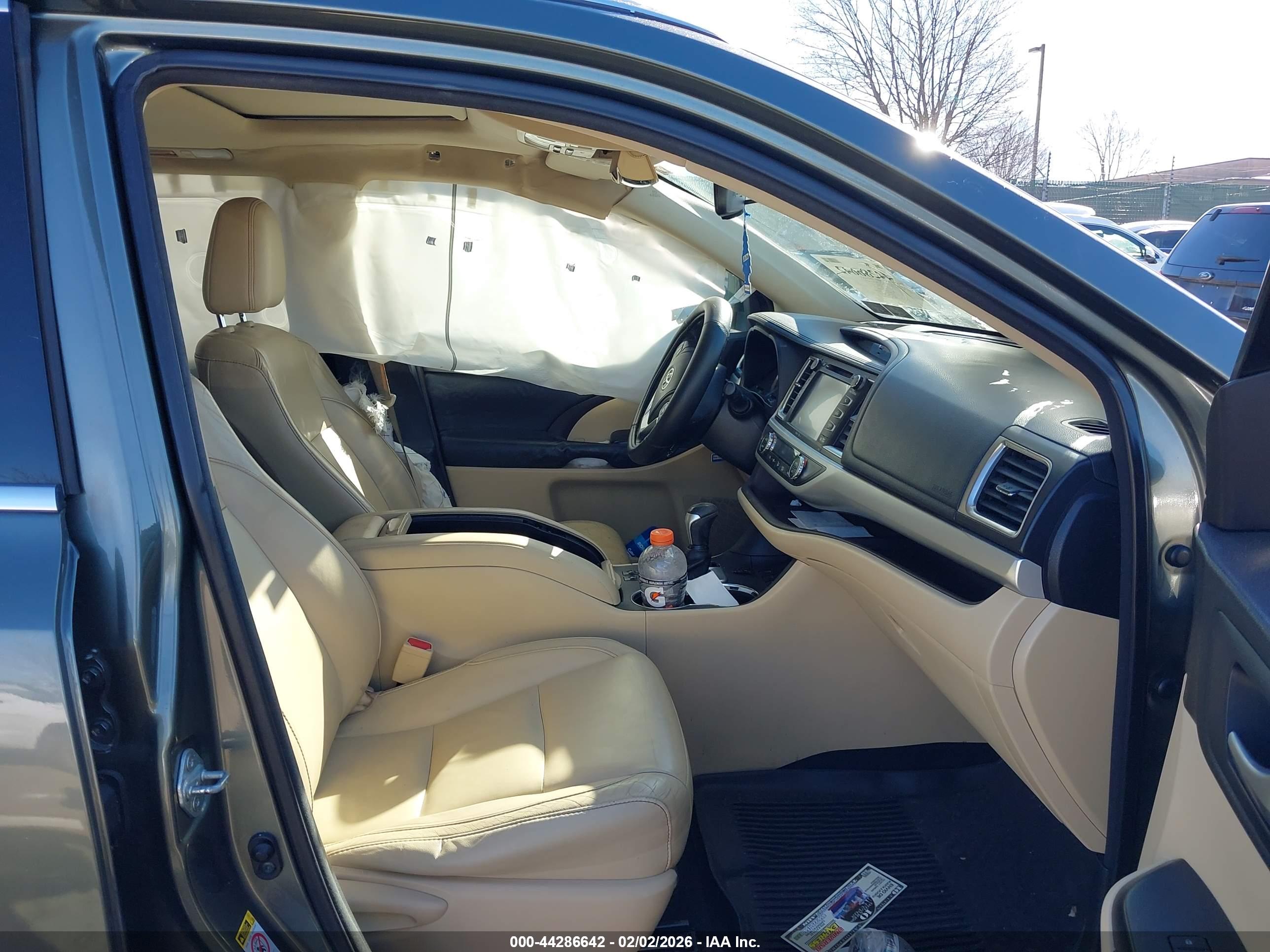 TOYOTA HIGHLANDER image 5